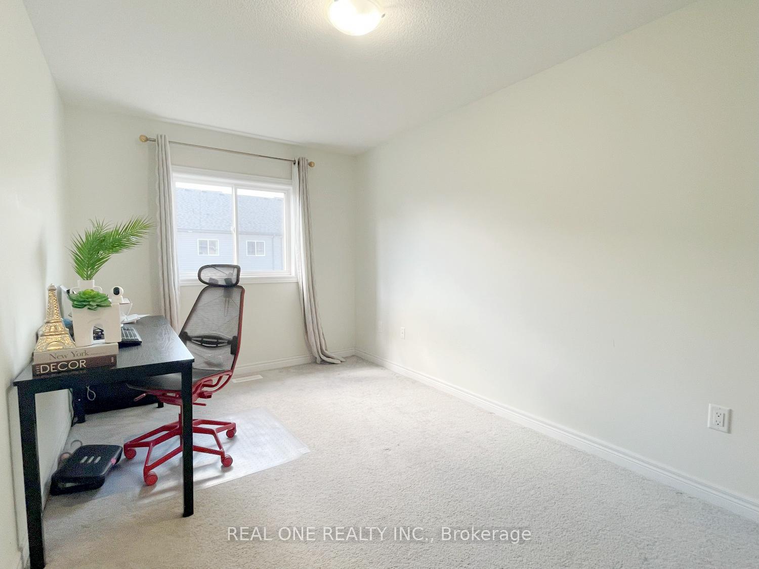 Photo 16 of 7 Sharp Drive, Hamilton, Meadowlands — HOMEH