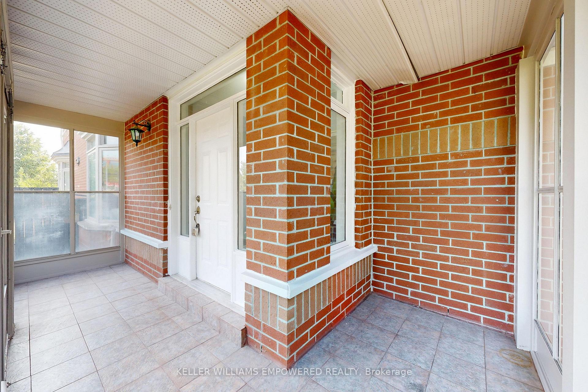 Photo 2 of 71 Mansfield Lane, Markham, Markville — HOMEH