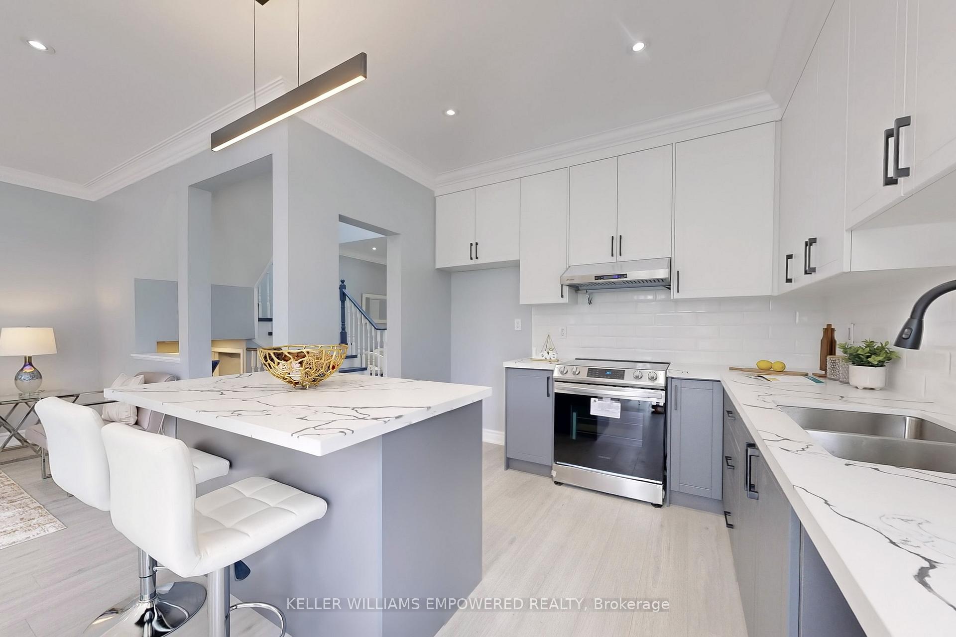 Photo 10 of 71 Mansfield Lane, Markham, Markville — HOMEH