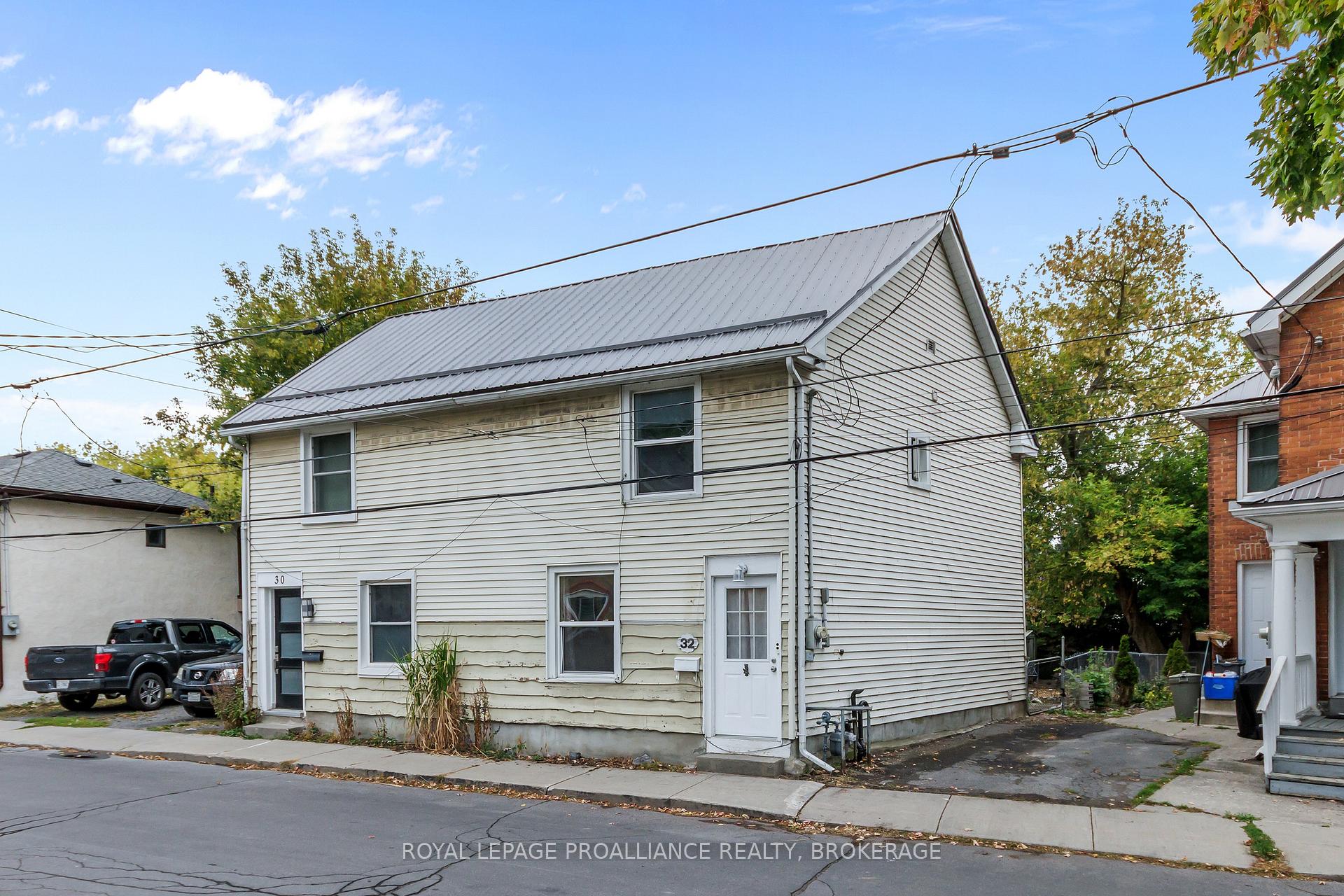 Photo 1 of 32 Main Street, Kingston, East of Sir John A. Blvd — HOMEH