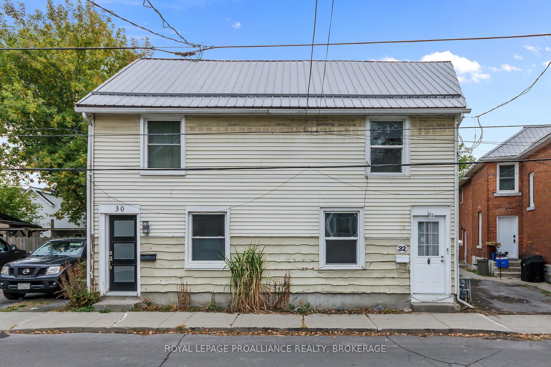 Photo 2 of 32 Main Street, Kingston, East of Sir John A. Blvd — HOMEH