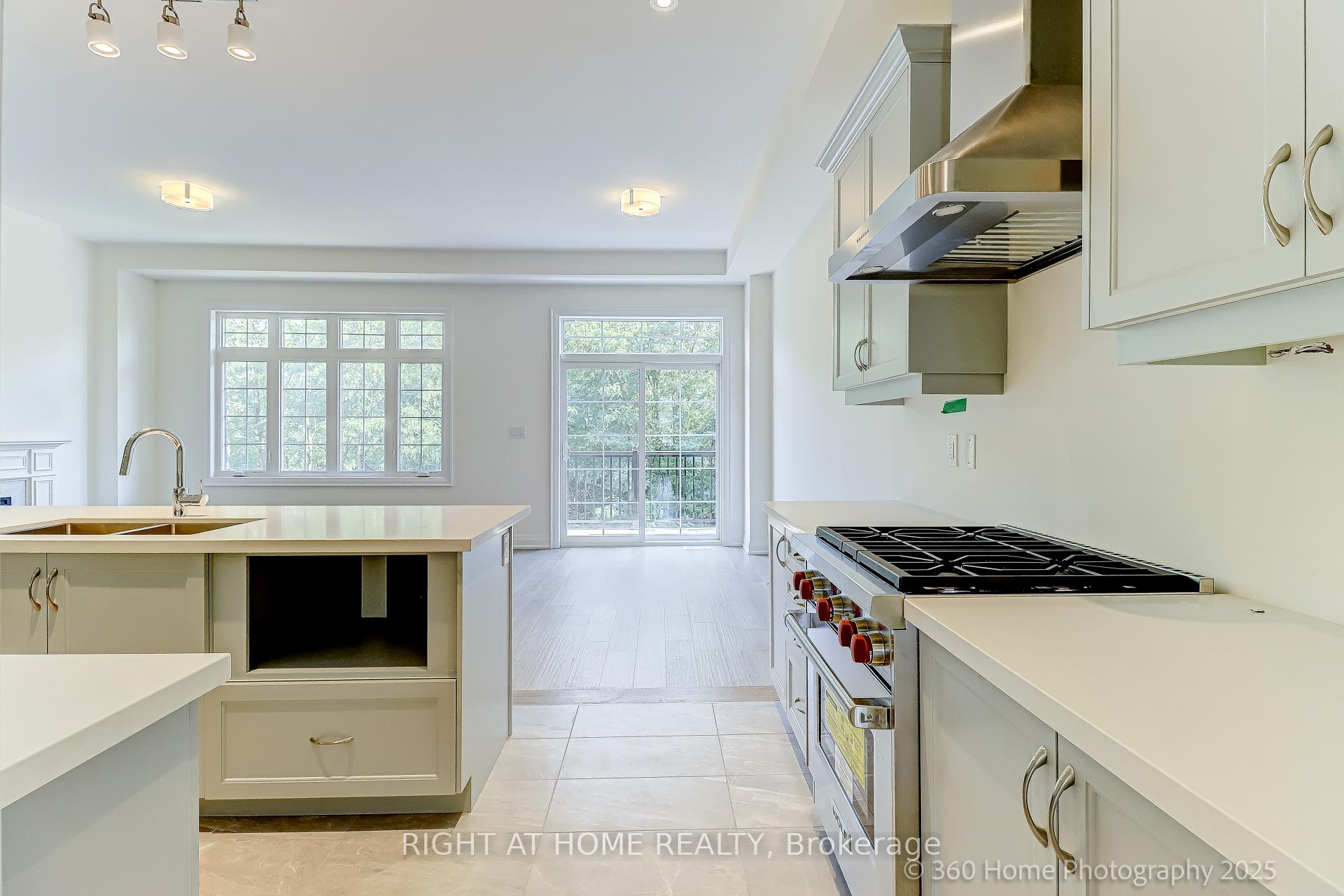 Photo 5 of 33 West Village Lane, Markham, Angus Glen — HOMEH