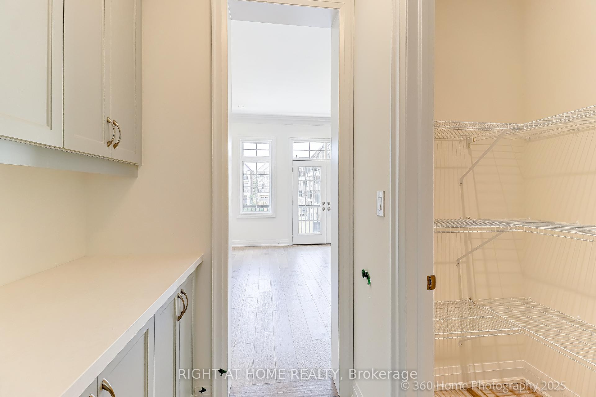 Photo 6 of 33 West Village Lane, Markham, Angus Glen — HOMEH