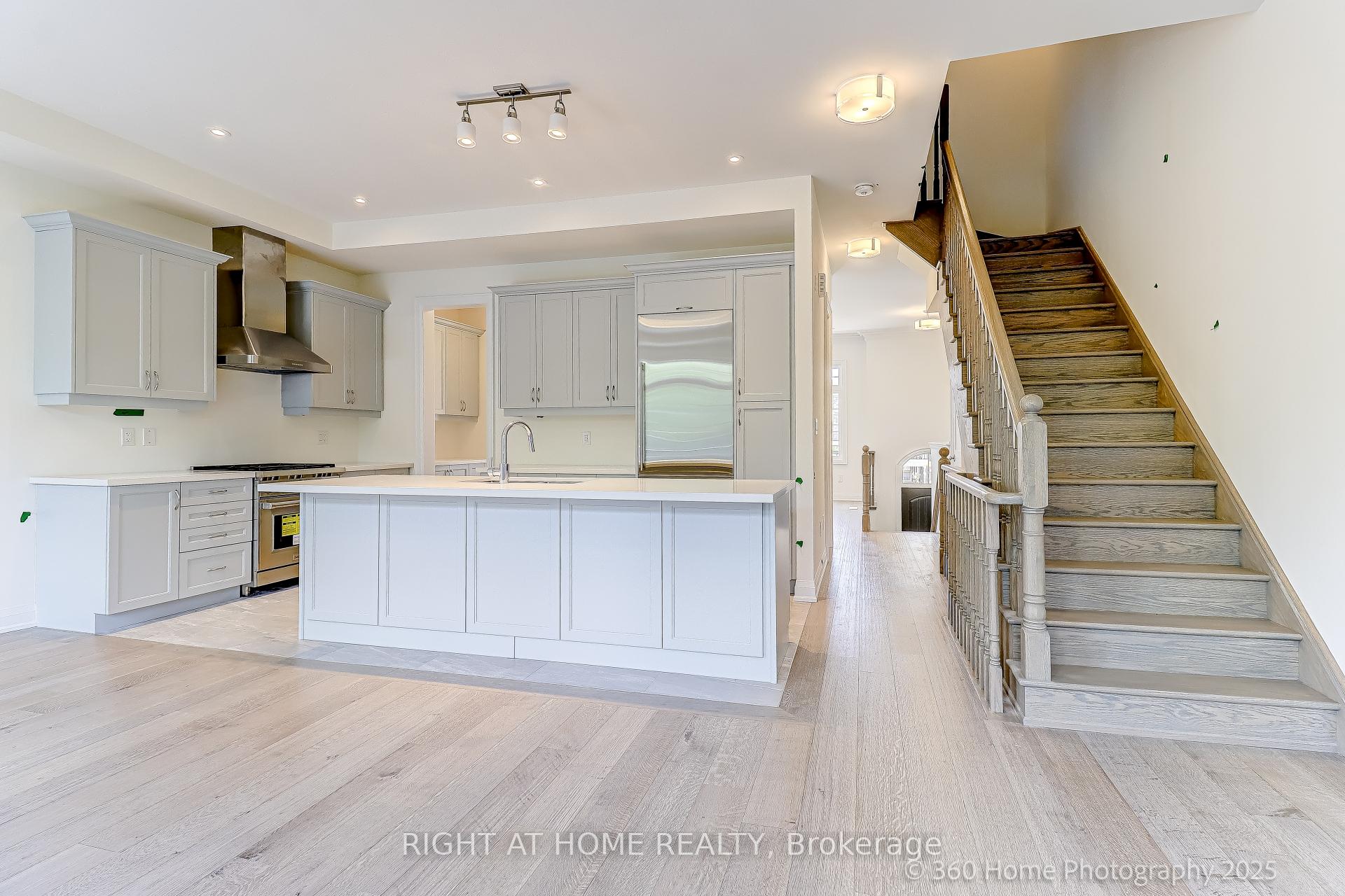 Photo 11 of 33 West Village Lane, Markham, Angus Glen — HOMEH