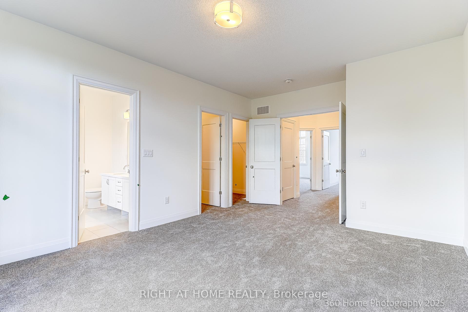 Photo 15 of 33 West Village Lane, Markham, Angus Glen — HOMEH