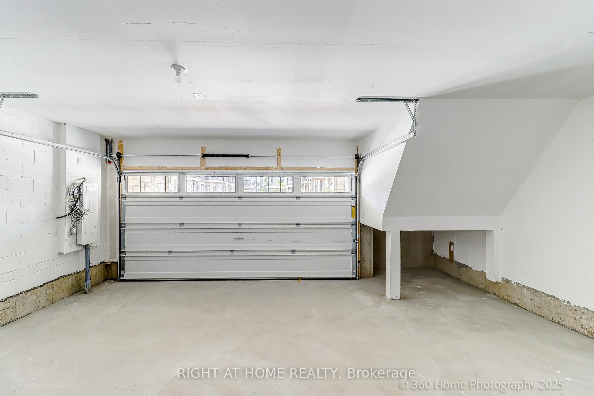 Photo 25 of 33 West Village Lane, Markham, Angus Glen — HOMEH