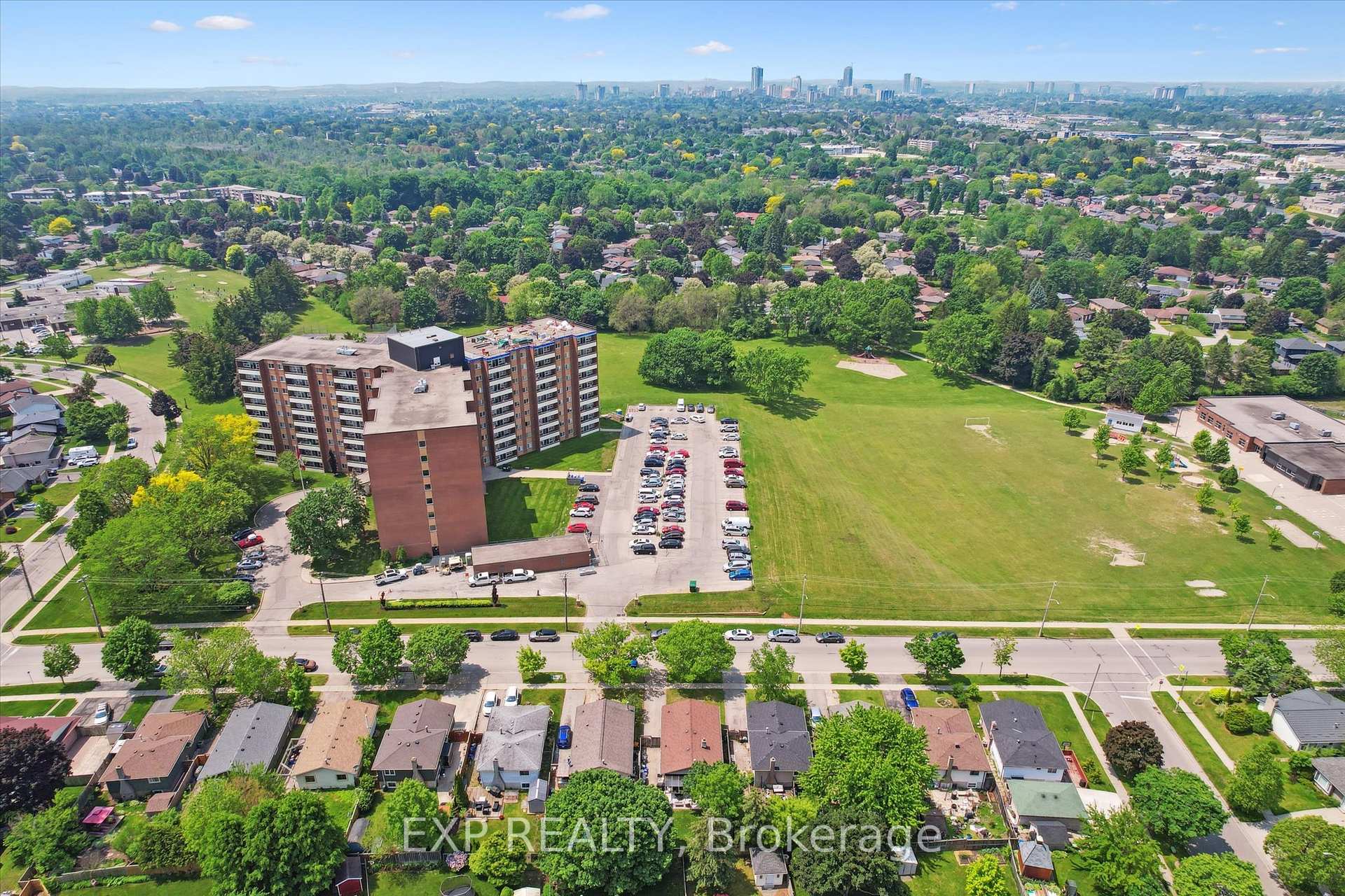 Photo 32 of 170 Natchez Road, Kitchener, Grand River North — HOMEH