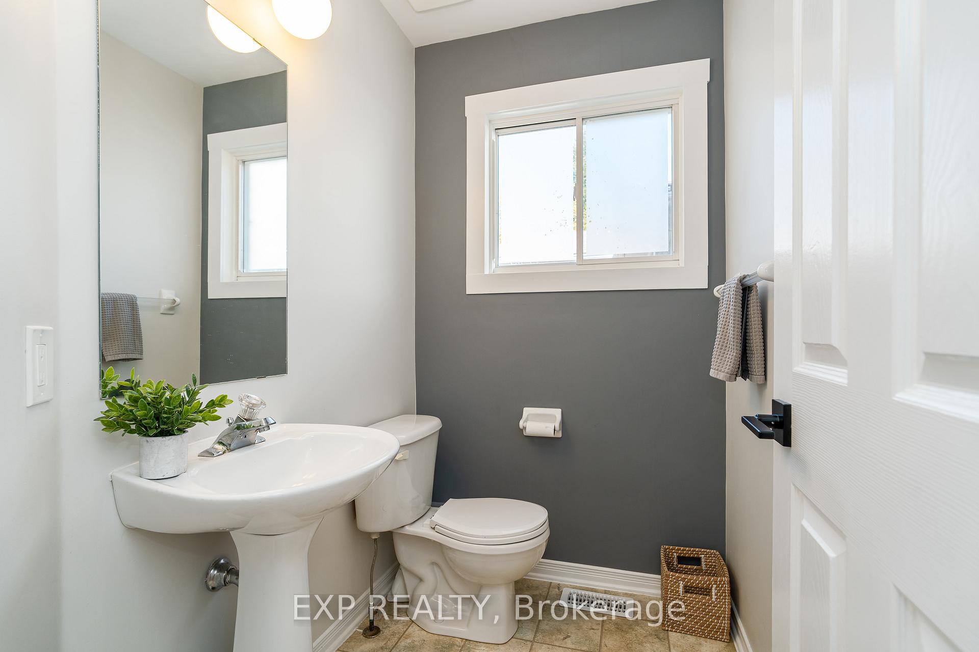 Photo 13 of 66 Newcastle Avenue, Ottawa, Kanata - Morgan's Grant/South March — HOMEH