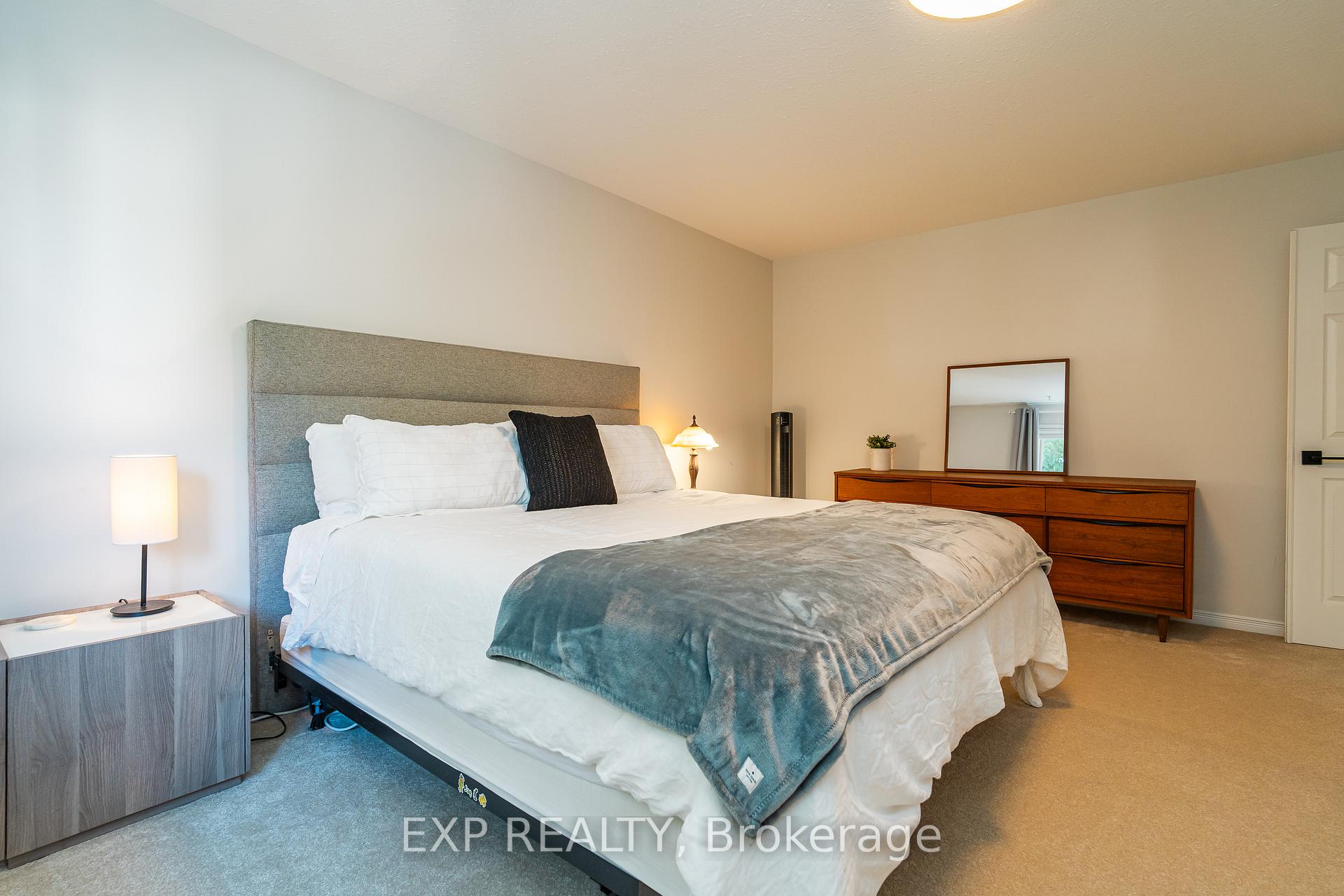 Photo 31 of 66 Newcastle Avenue, Ottawa, Kanata - Morgan's Grant/South March — HOMEH