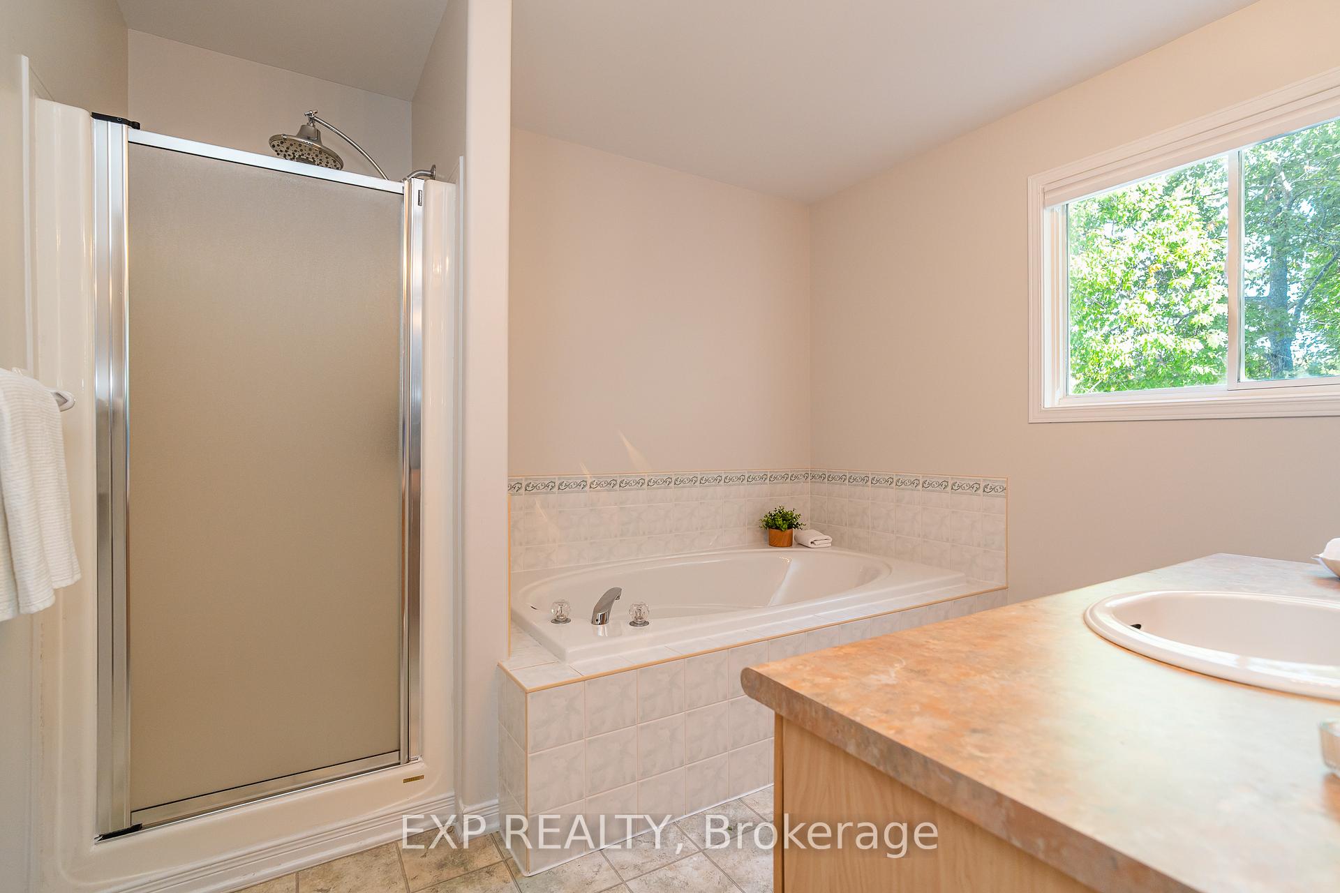 Photo 33 of 66 Newcastle Avenue, Ottawa, Kanata - Morgan's Grant/South March — HOMEH