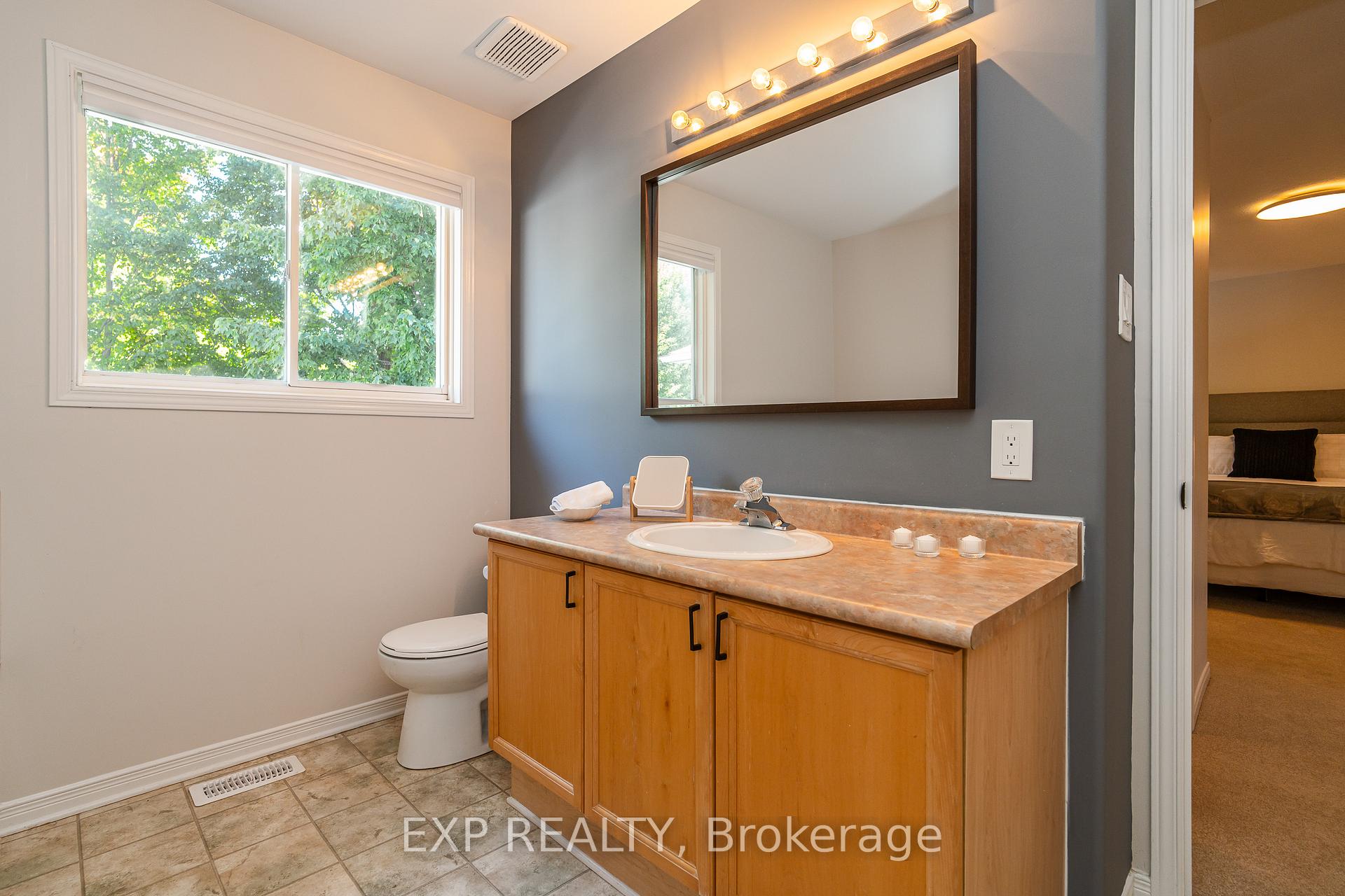 Photo 34 of 66 Newcastle Avenue, Ottawa, Kanata - Morgan's Grant/South March — HOMEH