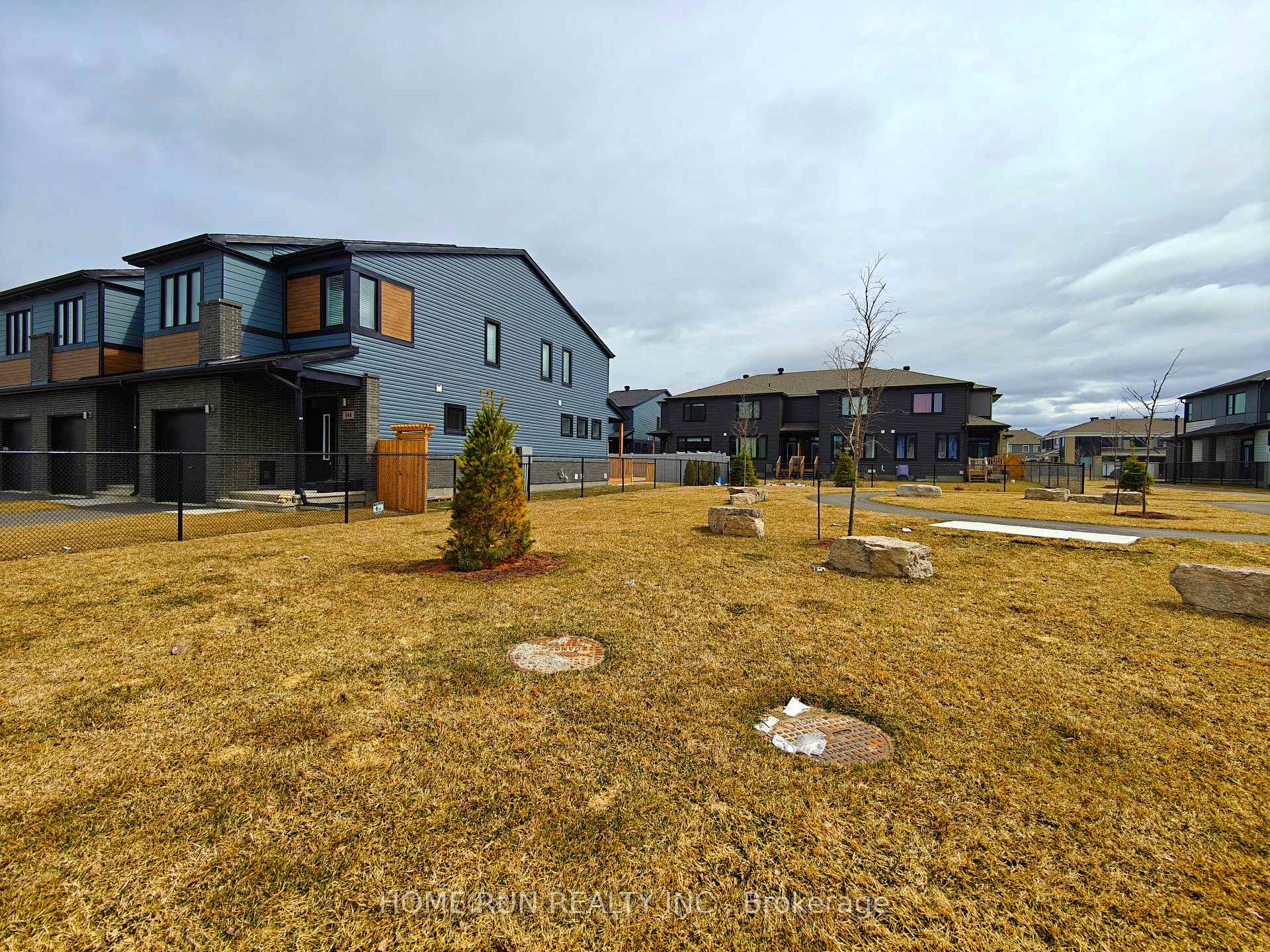 Photo 3 of 848 Paseana Place, Ottawa, Kanata - Emerald Meadows/Trailwest — HOMEH
