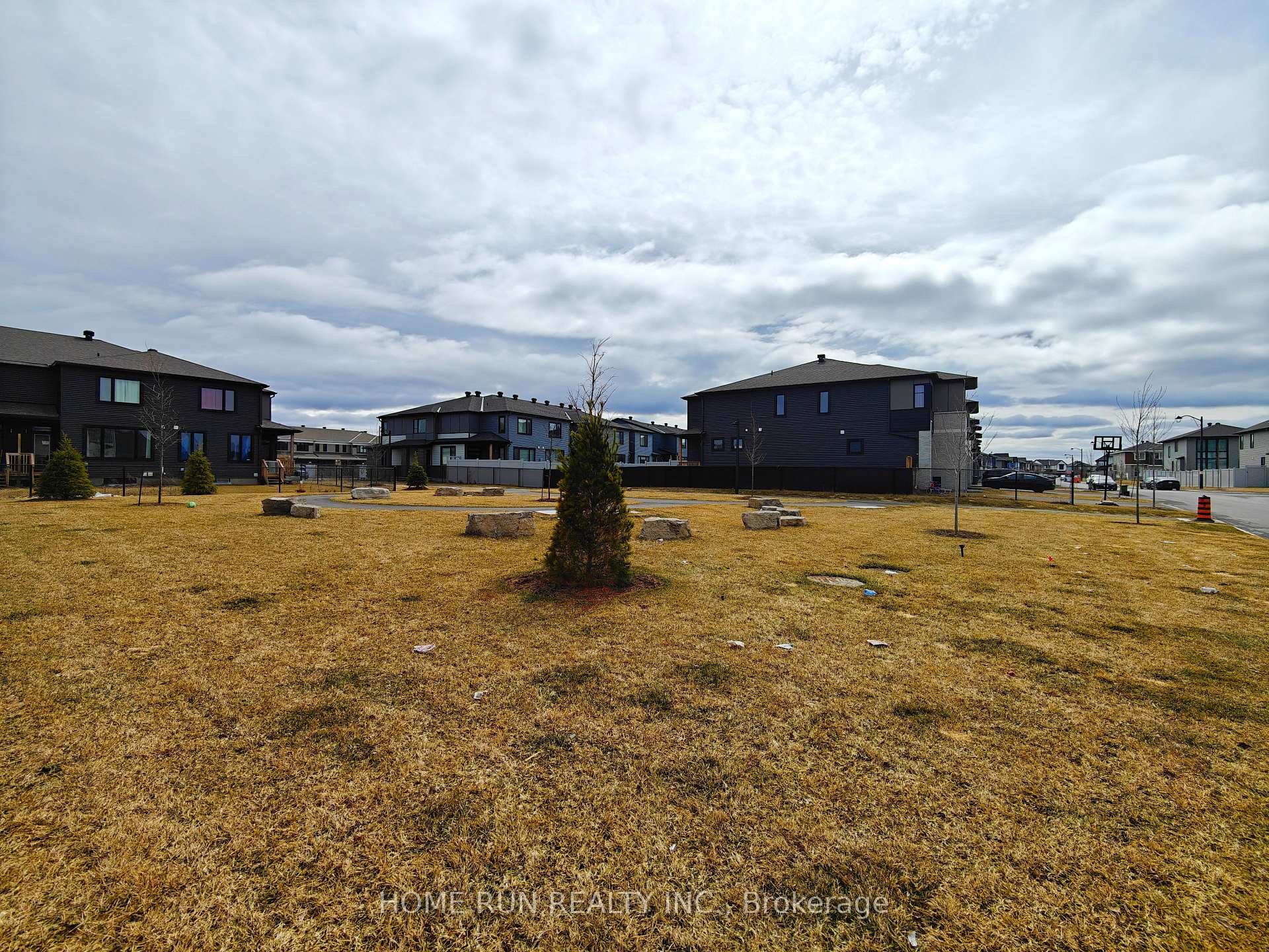 Photo 4 of 848 Paseana Place, Ottawa, Kanata - Emerald Meadows/Trailwest — HOMEH