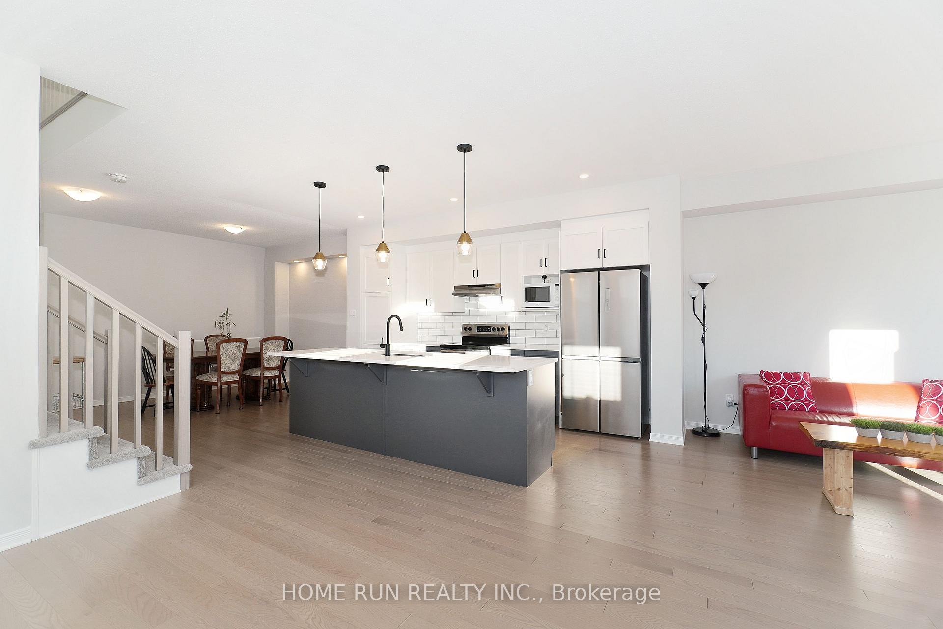 Photo 5 of 848 Paseana Place, Ottawa, Kanata - Emerald Meadows/Trailwest — HOMEH