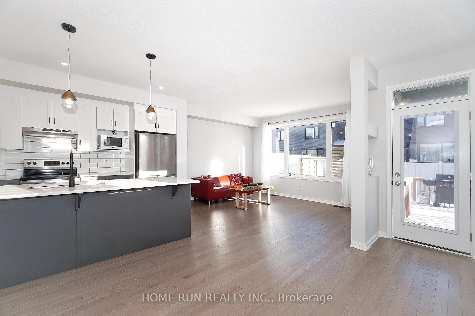 Photo 6 of 848 Paseana Place, Ottawa, Kanata - Emerald Meadows/Trailwest — HOMEH