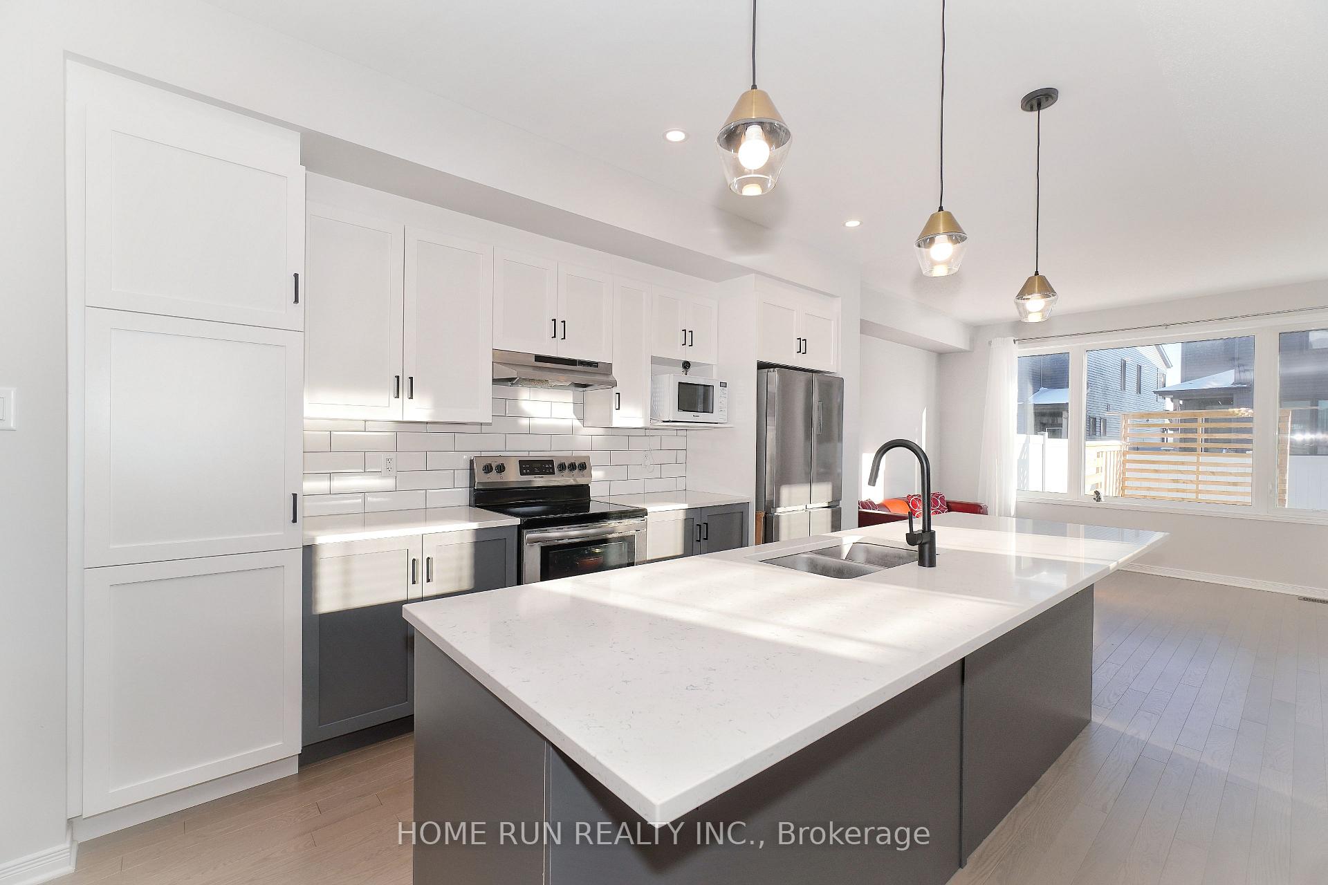 Photo 8 of 848 Paseana Place, Ottawa, Kanata - Emerald Meadows/Trailwest — HOMEH