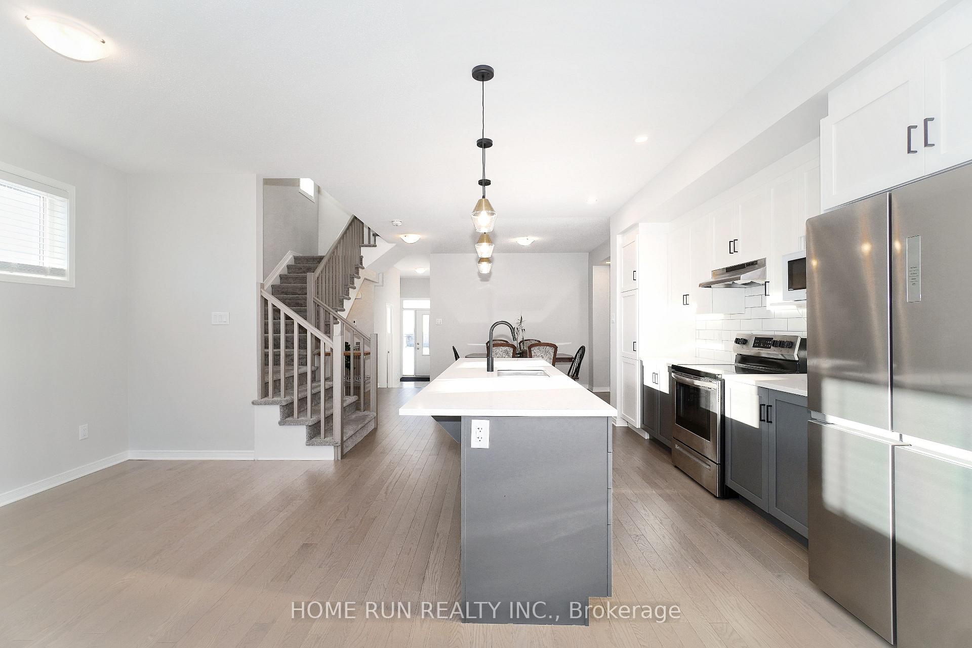 Photo 10 of 848 Paseana Place, Ottawa, Kanata - Emerald Meadows/Trailwest — HOMEH