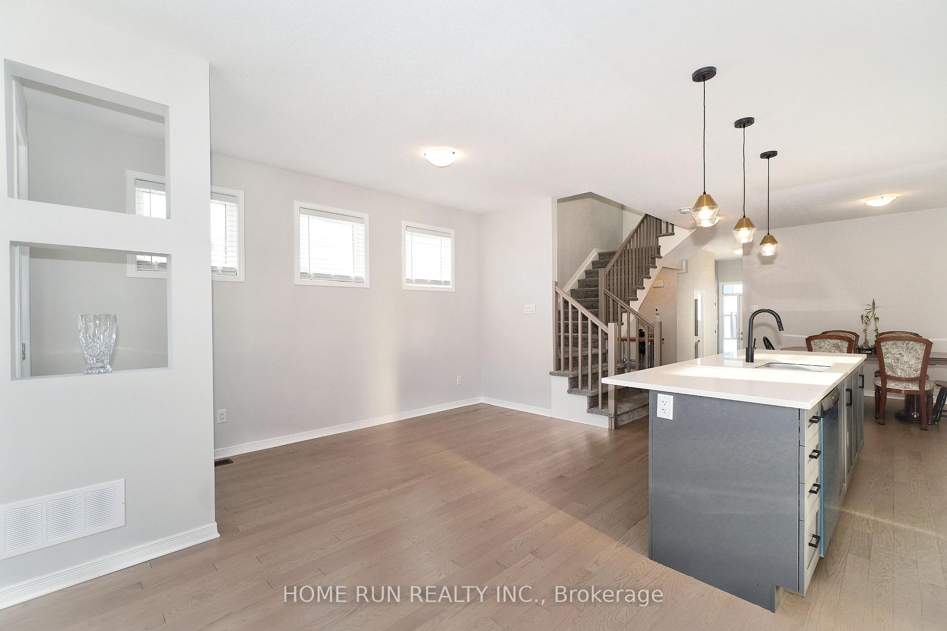 Photo 14 of 848 Paseana Place, Ottawa, Kanata - Emerald Meadows/Trailwest — HOMEH