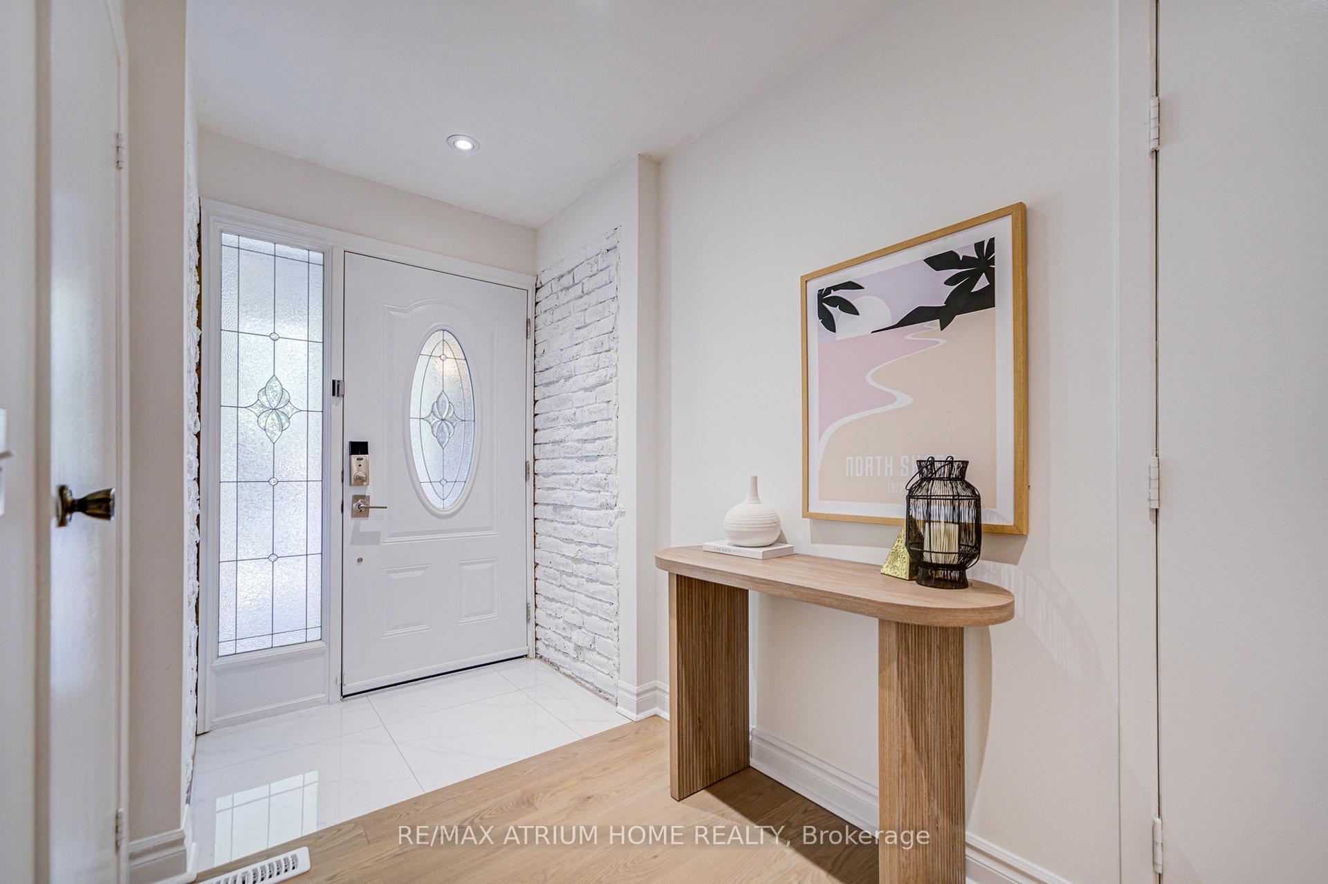 Photo 3 of 77 Karma Road, Markham, Markville — HOMEH