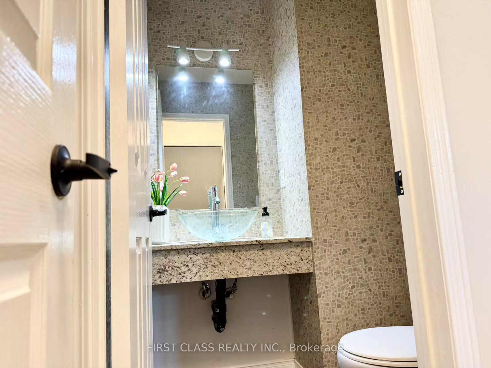 Photo 5 of 207 Bur Oak Avenue, Markham, Berczy — HOMEH