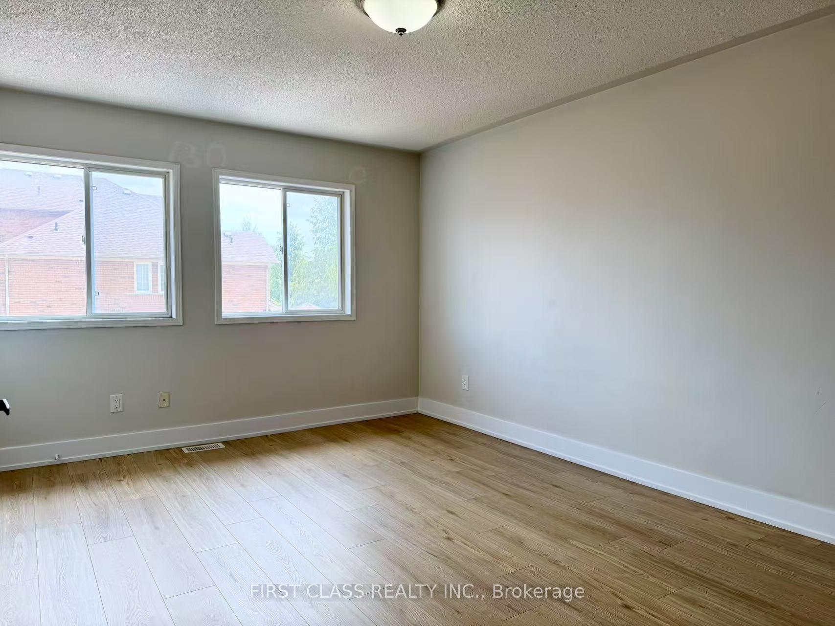 Photo 7 of 207 Bur Oak Avenue, Markham, Berczy — HOMEH