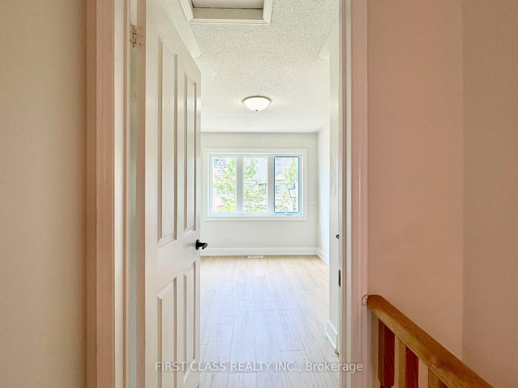 Photo 10 of 207 Bur Oak Avenue, Markham, Berczy — HOMEH