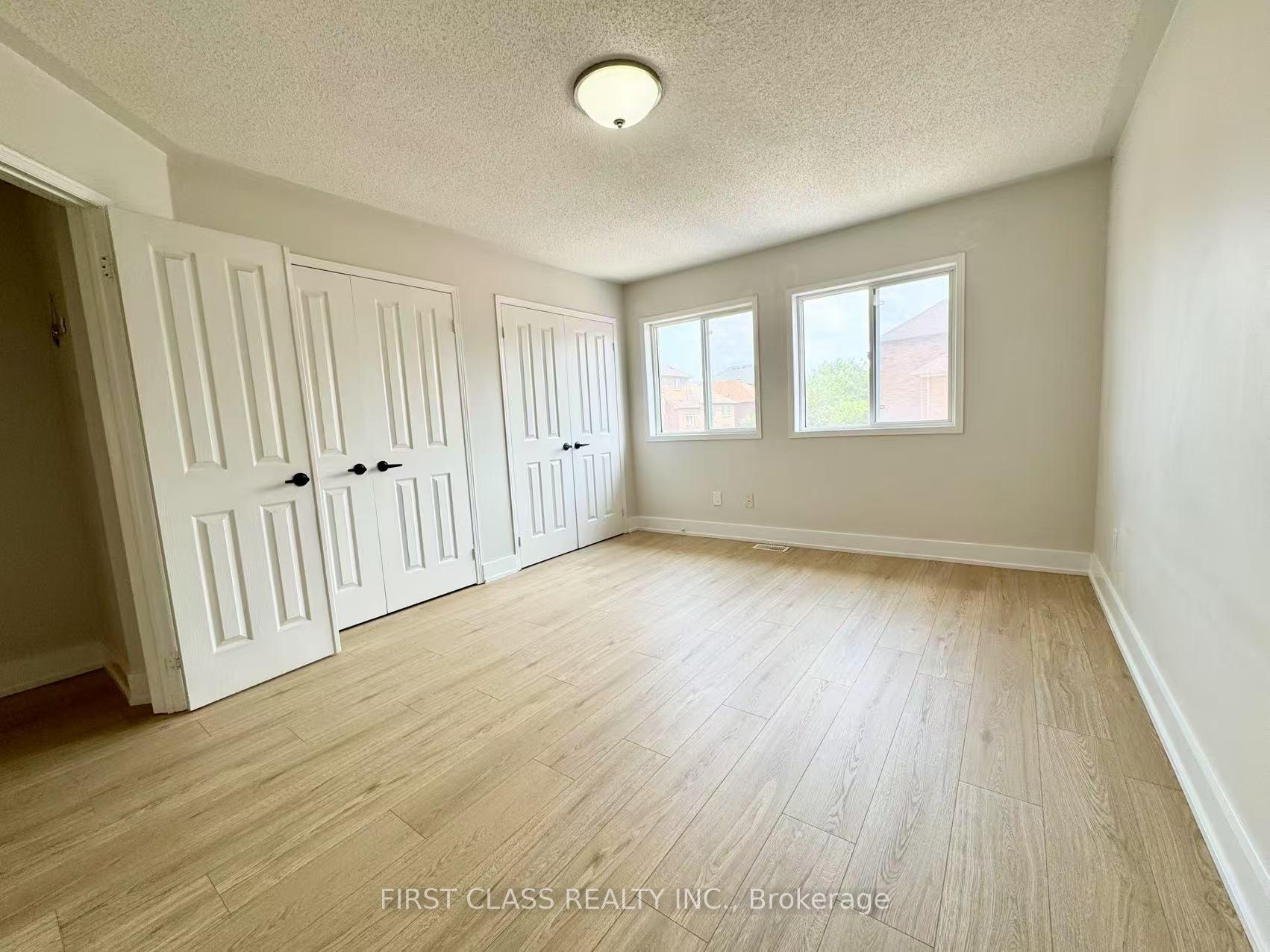 Photo 13 of 207 Bur Oak Avenue, Markham, Berczy — HOMEH
