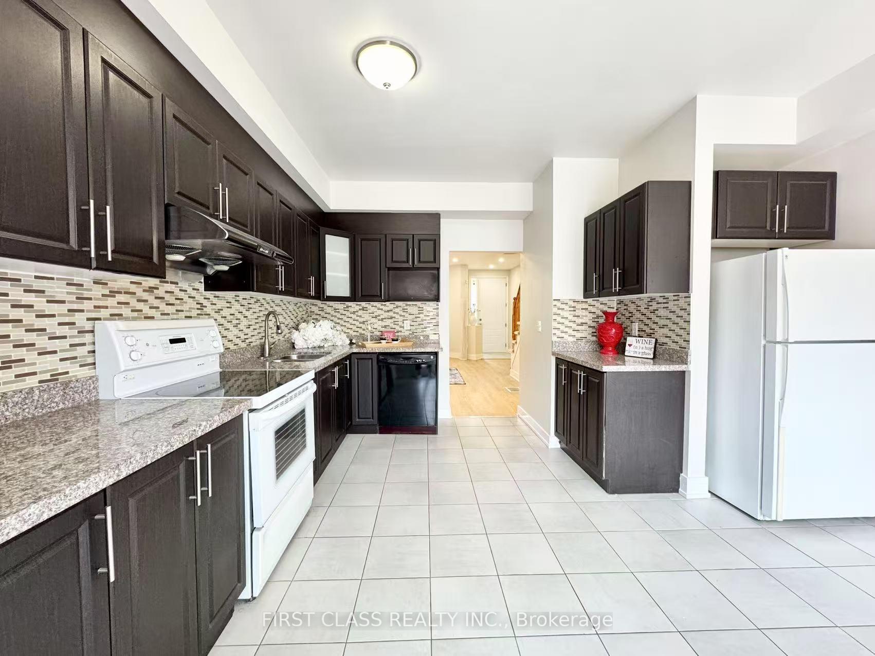 Photo 20 of 207 Bur Oak Avenue, Markham, Berczy — HOMEH