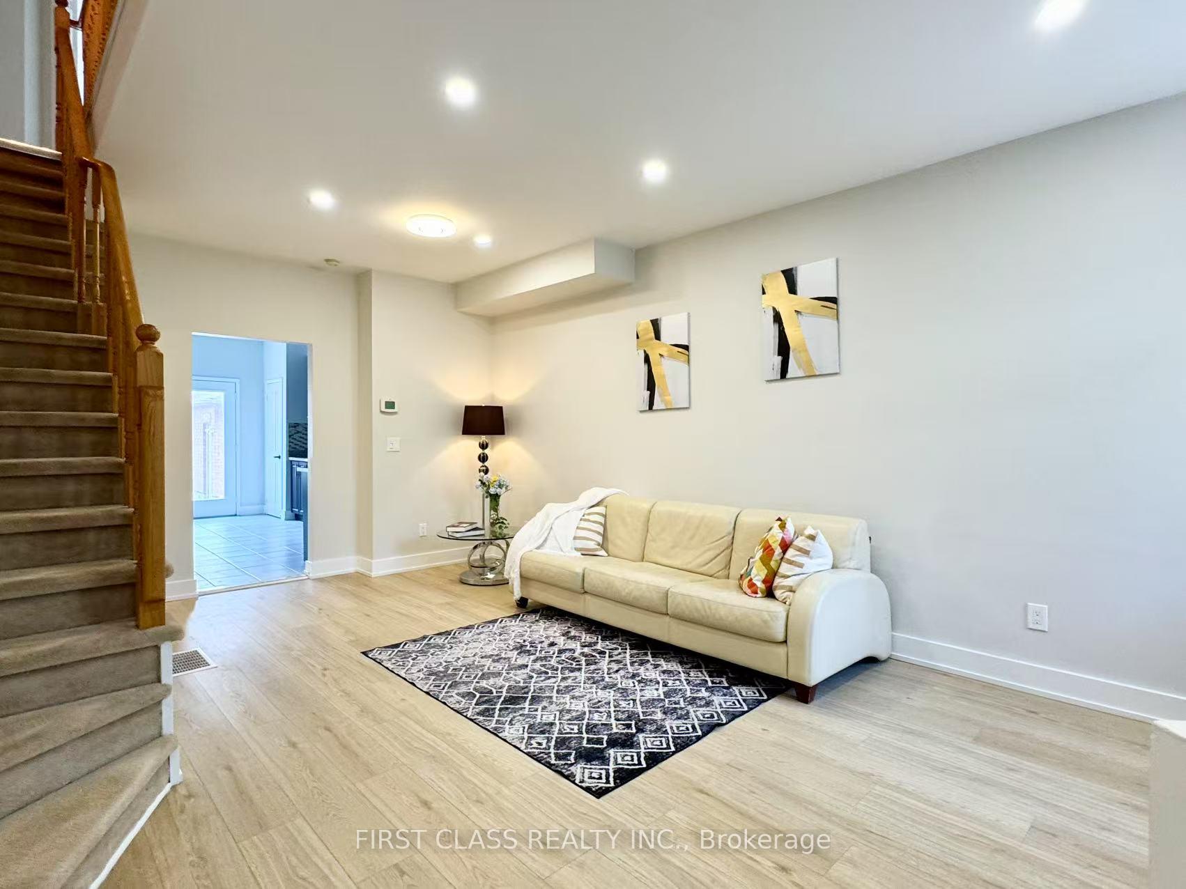 Photo 24 of 207 Bur Oak Avenue, Markham, Berczy — HOMEH