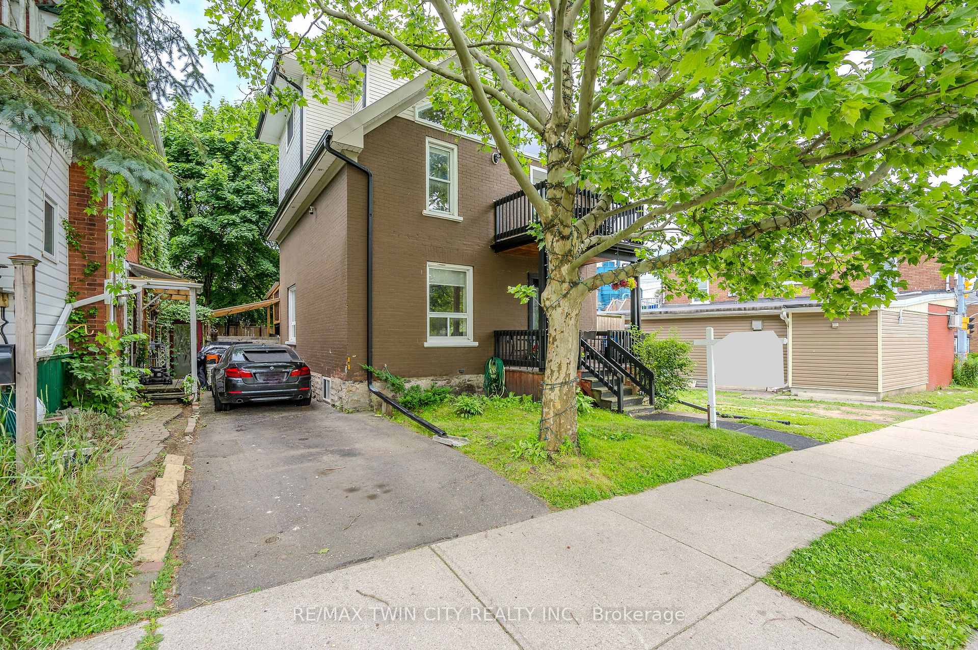 Photo 1 of 33 Glasgow Street, Kitchener — HOMEH