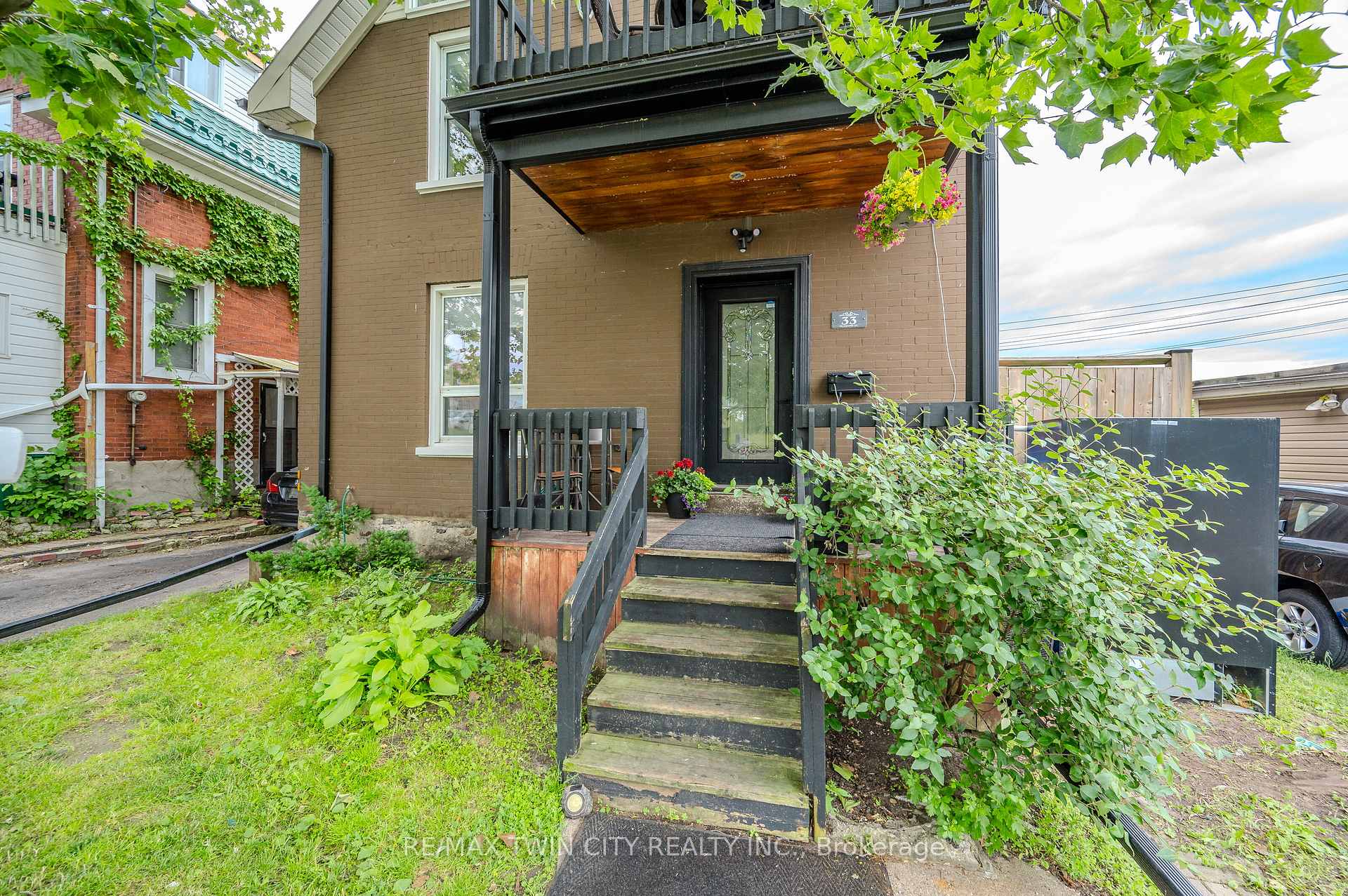 Photo 2 of 33 Glasgow Street, Kitchener — HOMEH