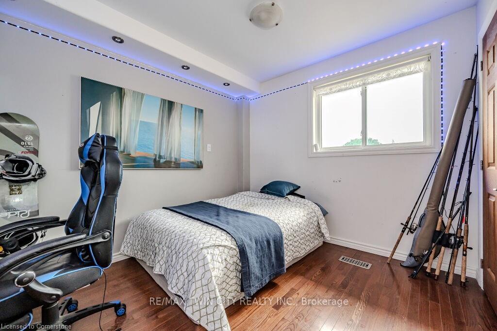 Photo 28 of 33 Glasgow Street, Kitchener — HOMEH