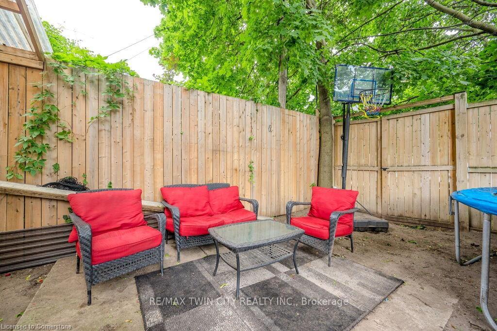 Photo 29 of 33 Glasgow Street, Kitchener — HOMEH