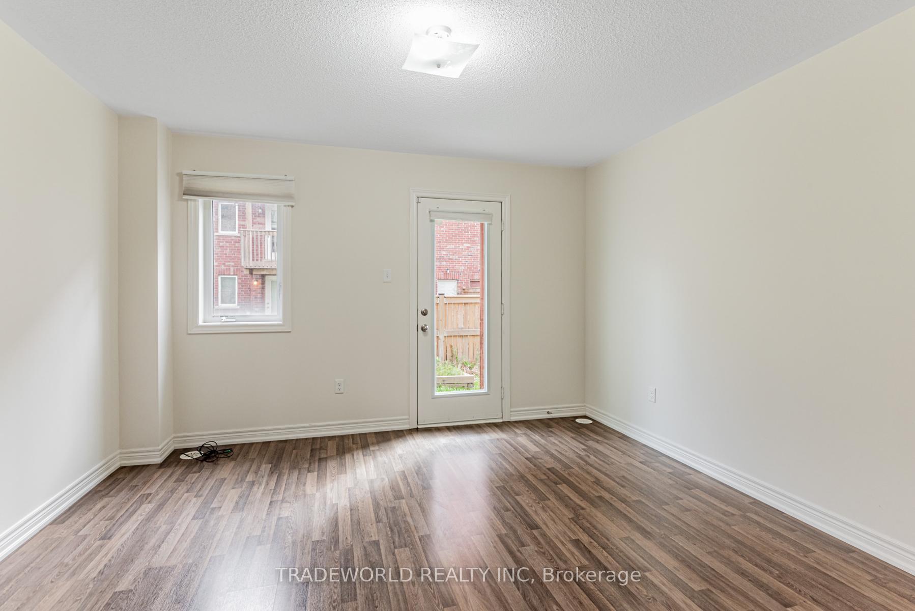 Photo 4 of 11 Roy Grove Way, Markham, Greensborough — HOMEH