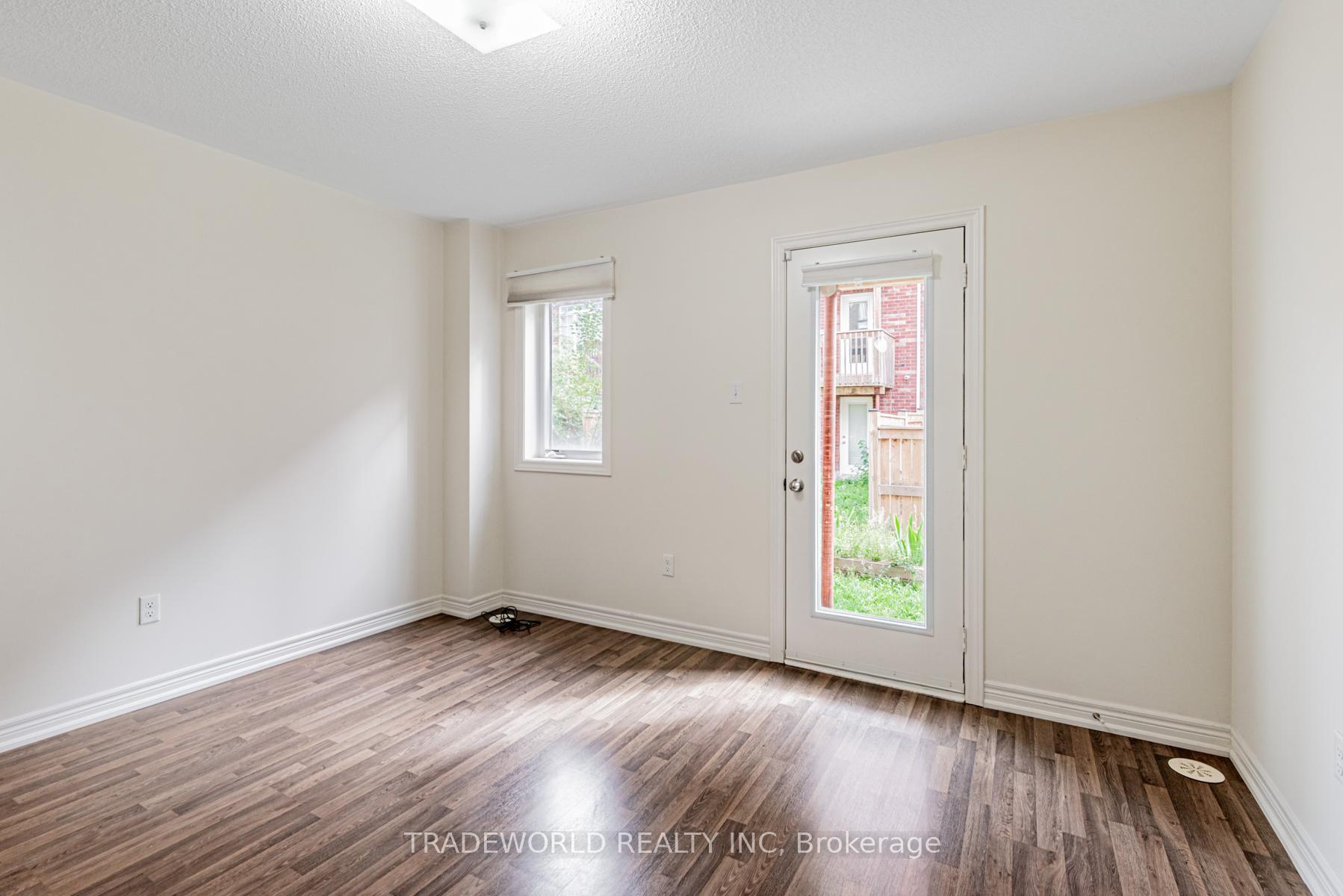 Photo 5 of 11 Roy Grove Way, Markham, Greensborough — HOMEH