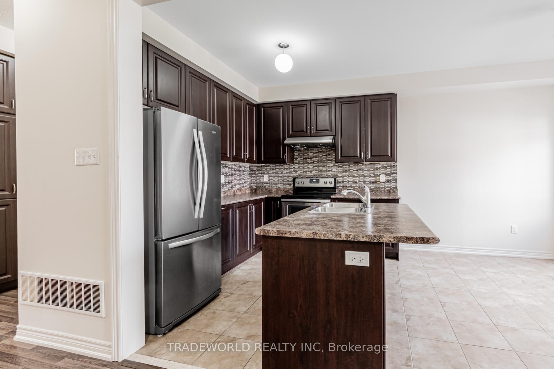 Photo 9 of 11 Roy Grove Way, Markham, Greensborough — HOMEH