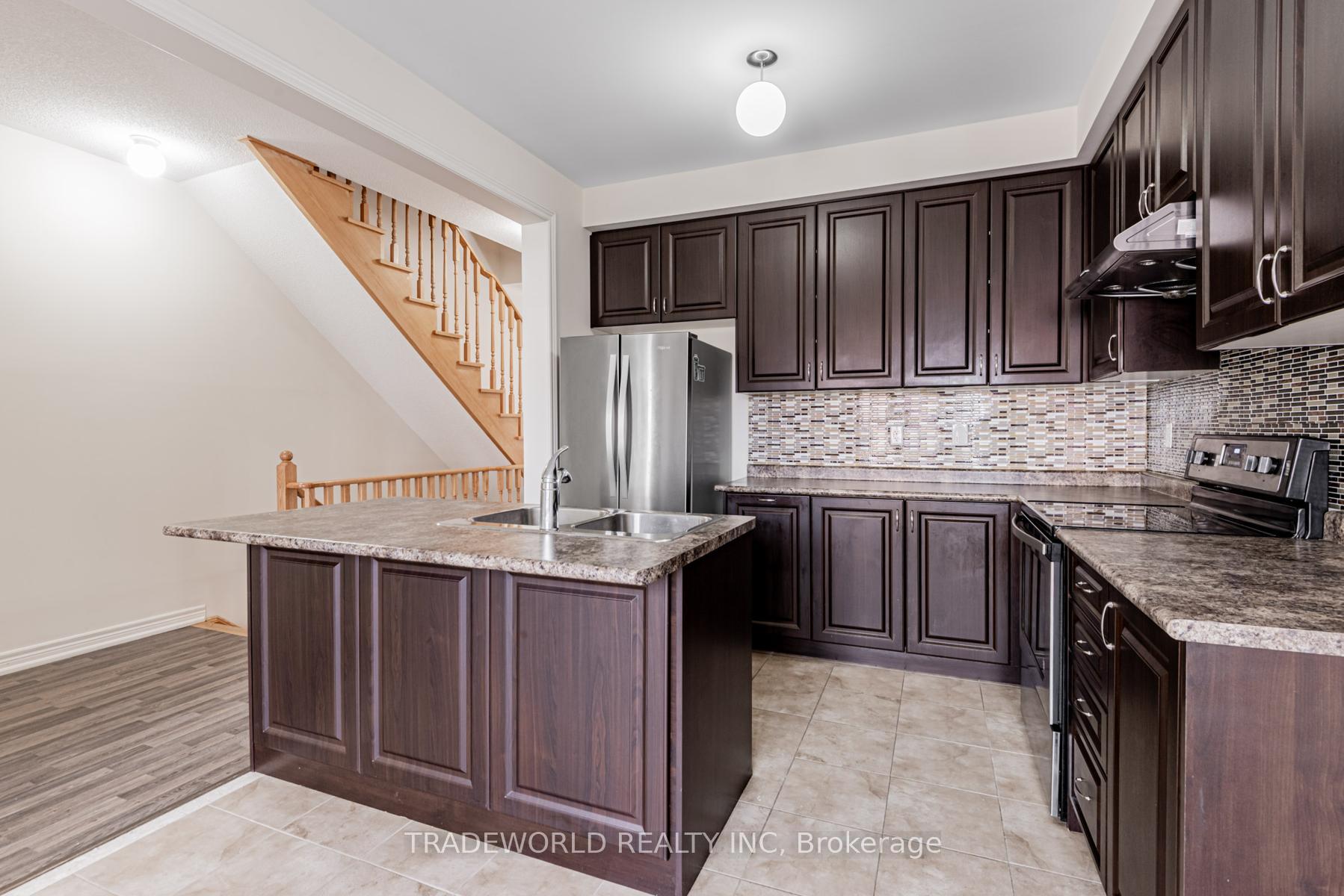 Photo 11 of 11 Roy Grove Way, Markham, Greensborough — HOMEH
