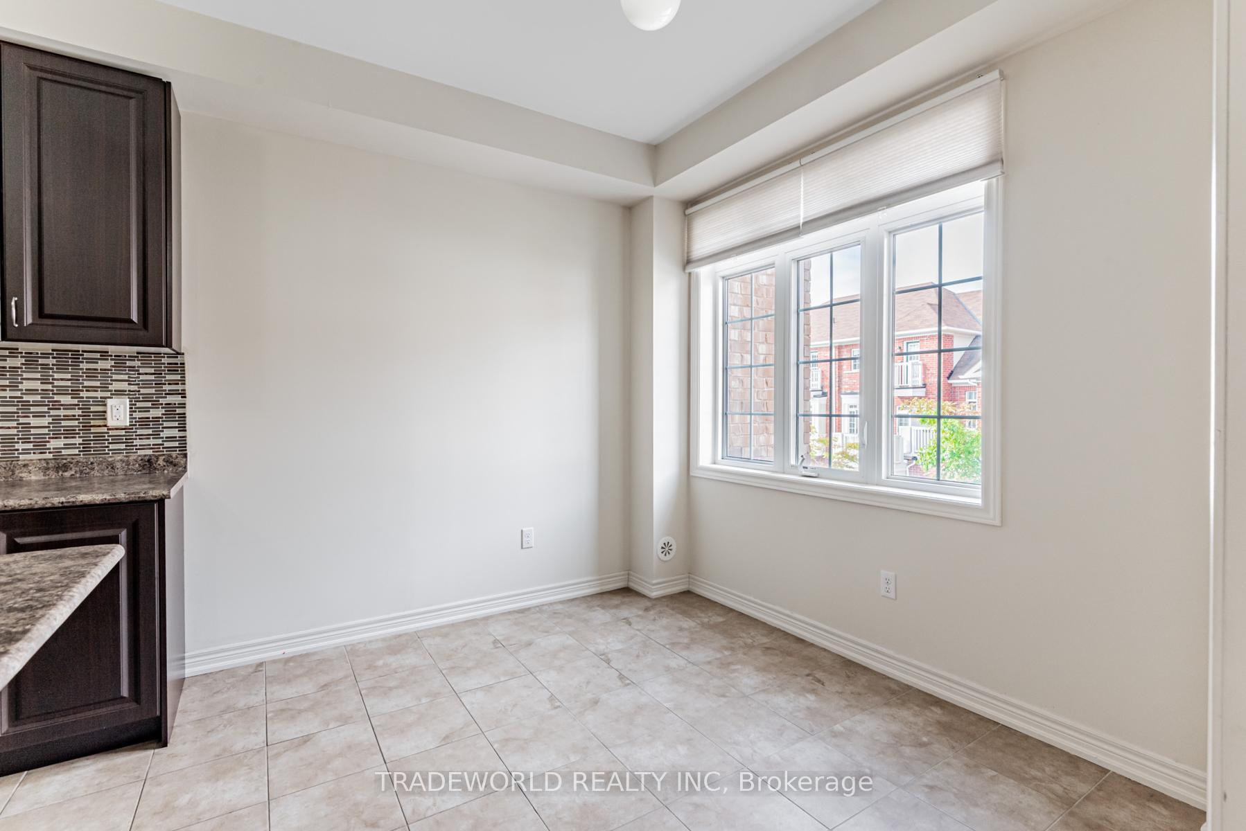 Photo 16 of 11 Roy Grove Way, Markham, Greensborough — HOMEH