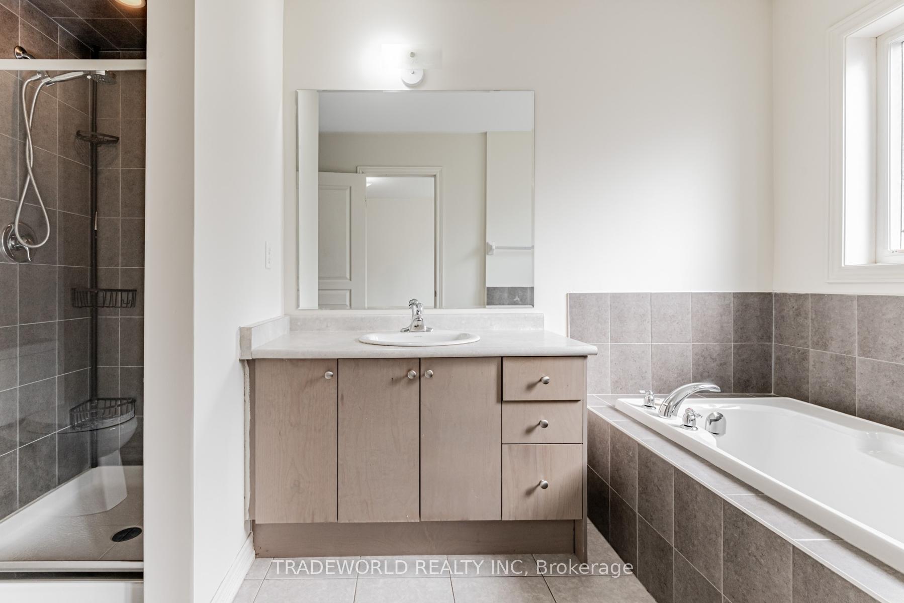 Photo 31 of 11 Roy Grove Way, Markham, Greensborough — HOMEH