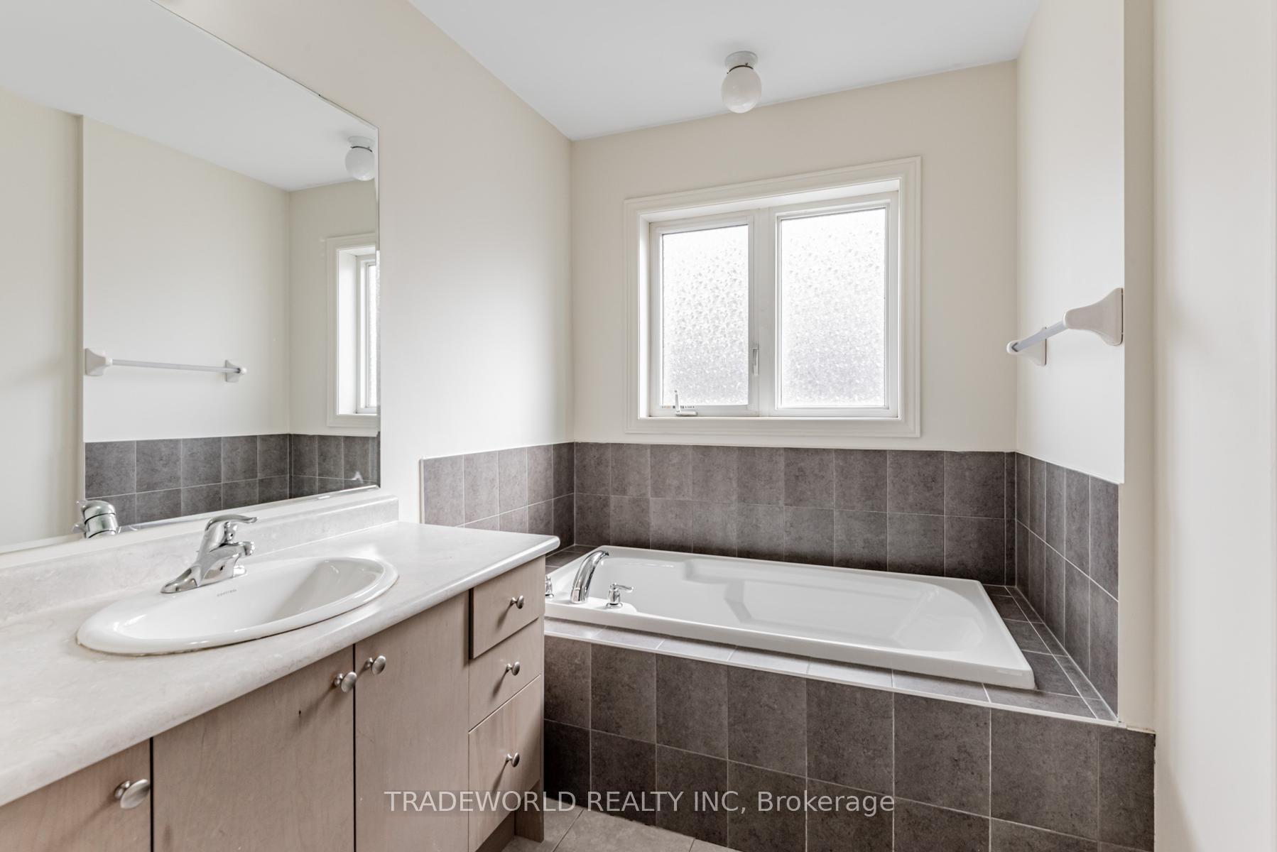 Photo 32 of 11 Roy Grove Way, Markham, Greensborough — HOMEH