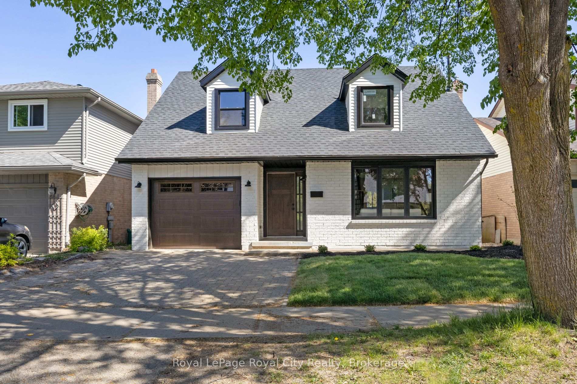 Front of 92 Scenic Wood Crescent