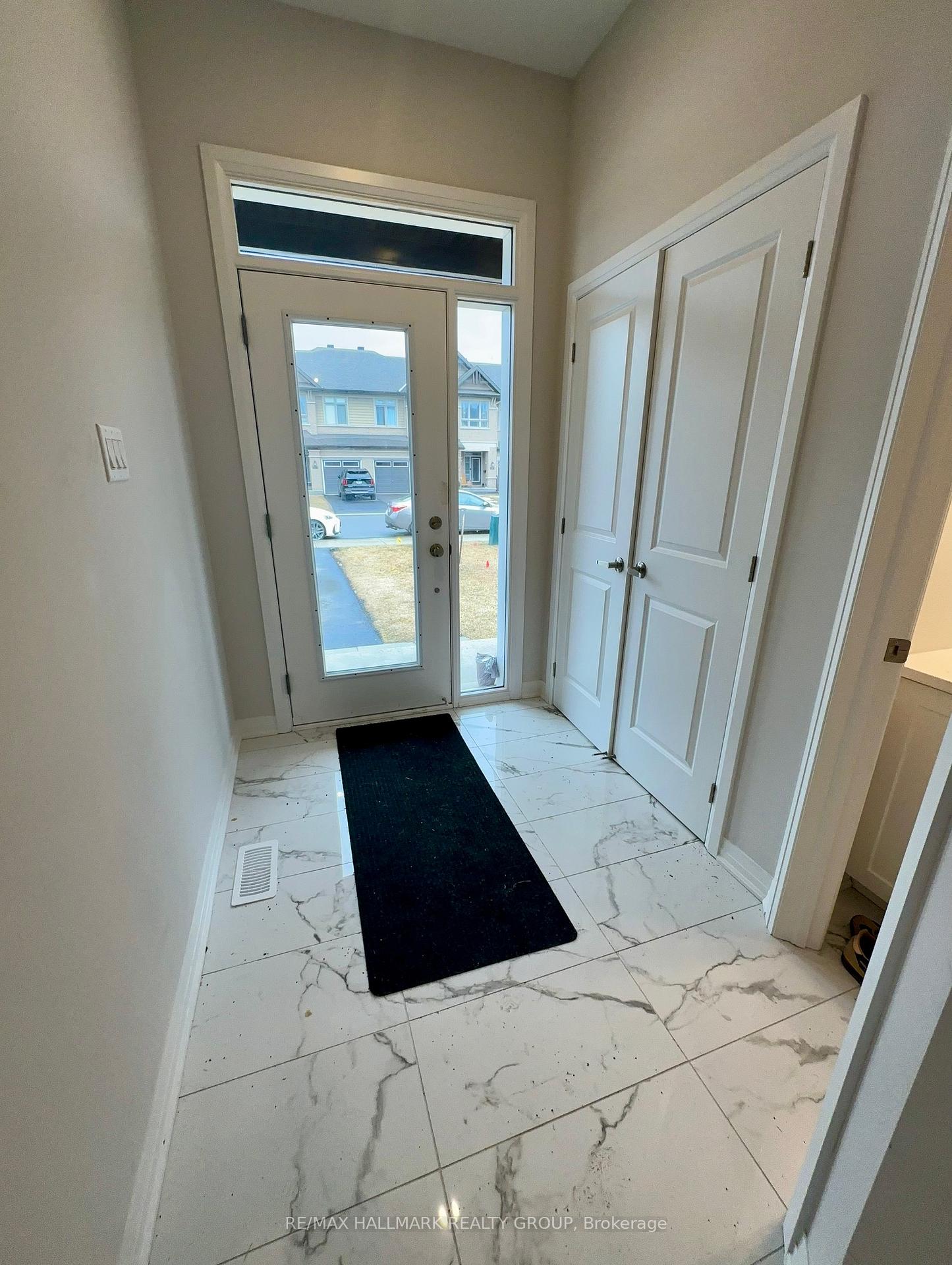 Photo 2 of 276 Livery Street, Ottawa, Kanata - Emerald Meadows/Trailwest — HOMEH