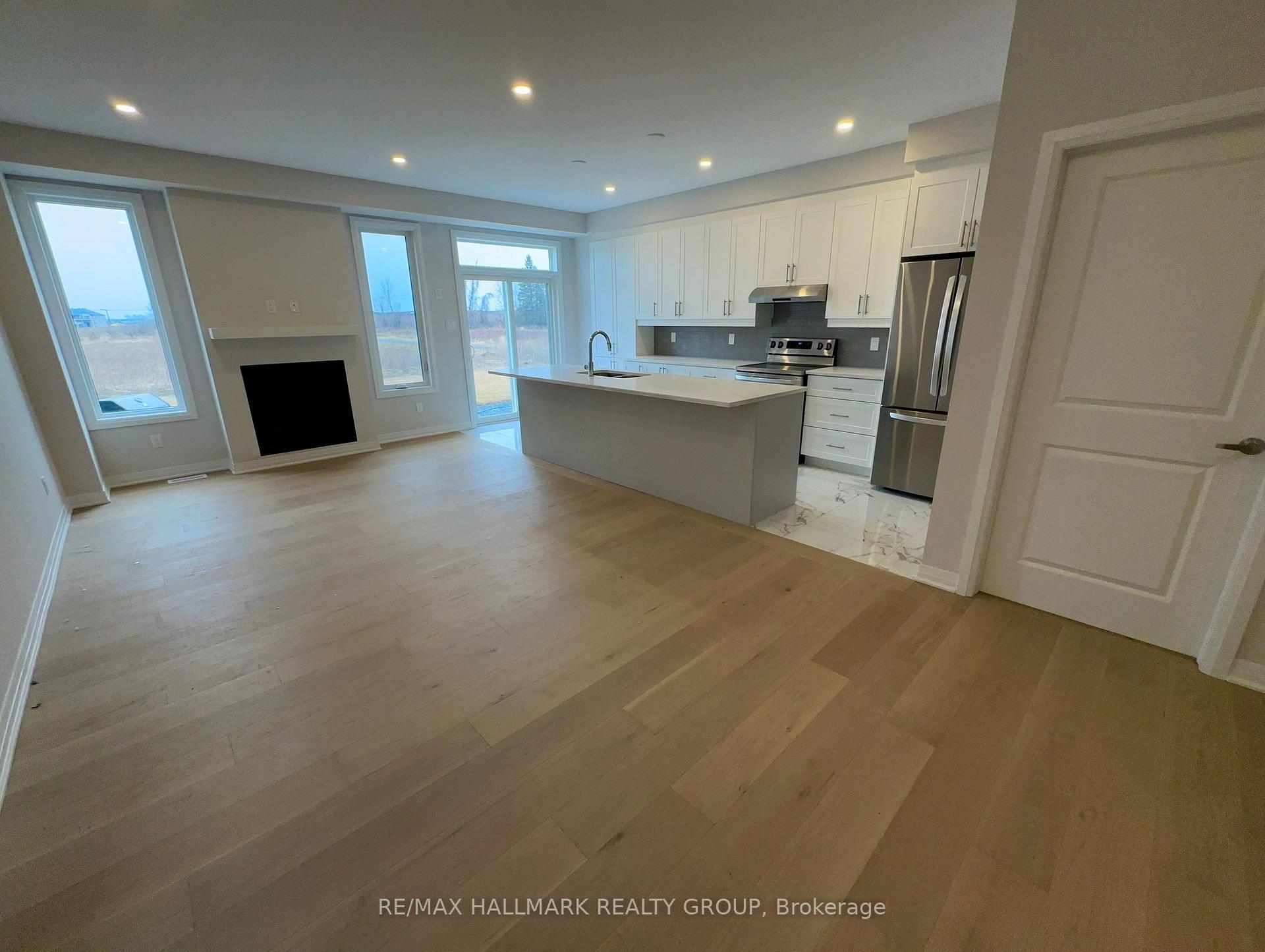 Photo 5 of 276 Livery Street, Ottawa, Kanata - Emerald Meadows/Trailwest — HOMEH