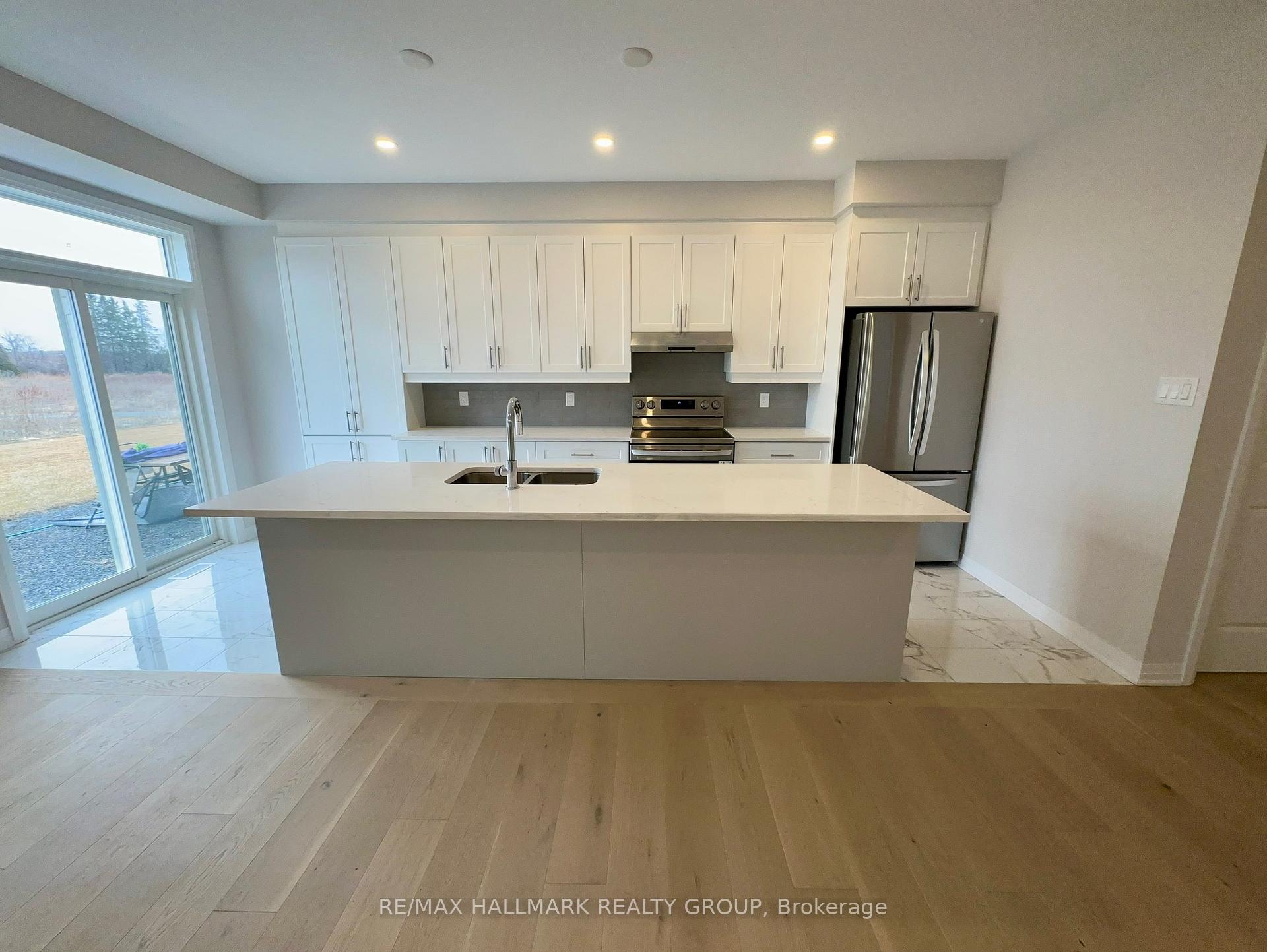 Photo 7 of 276 Livery Street, Ottawa, Kanata - Emerald Meadows/Trailwest — HOMEH
