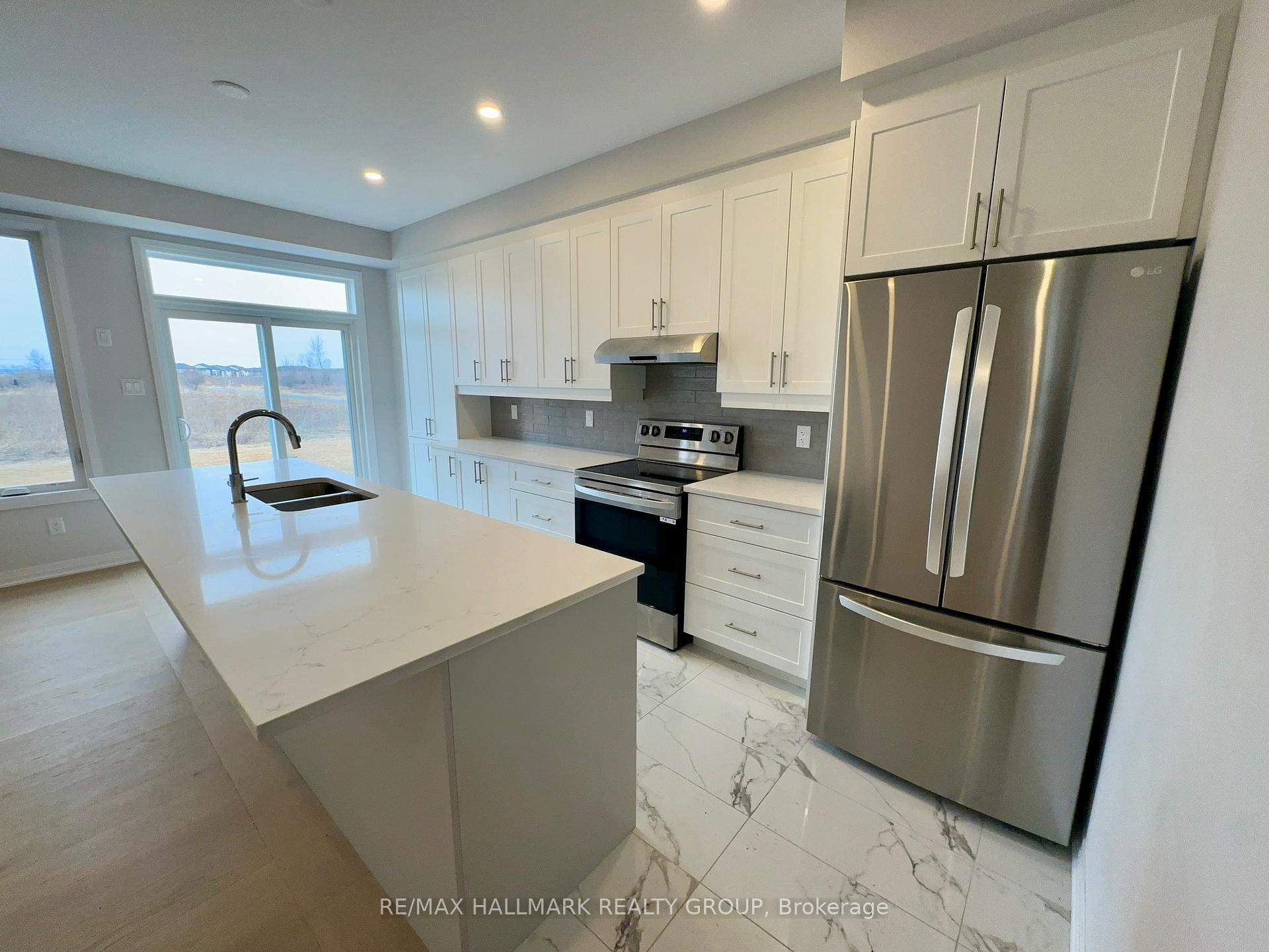 Photo 8 of 276 Livery Street, Ottawa, Kanata - Emerald Meadows/Trailwest — HOMEH