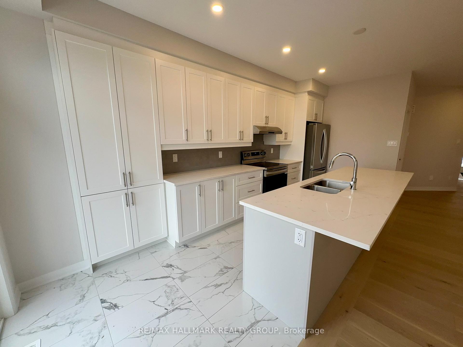 Photo 10 of 276 Livery Street, Ottawa, Kanata - Emerald Meadows/Trailwest — HOMEH