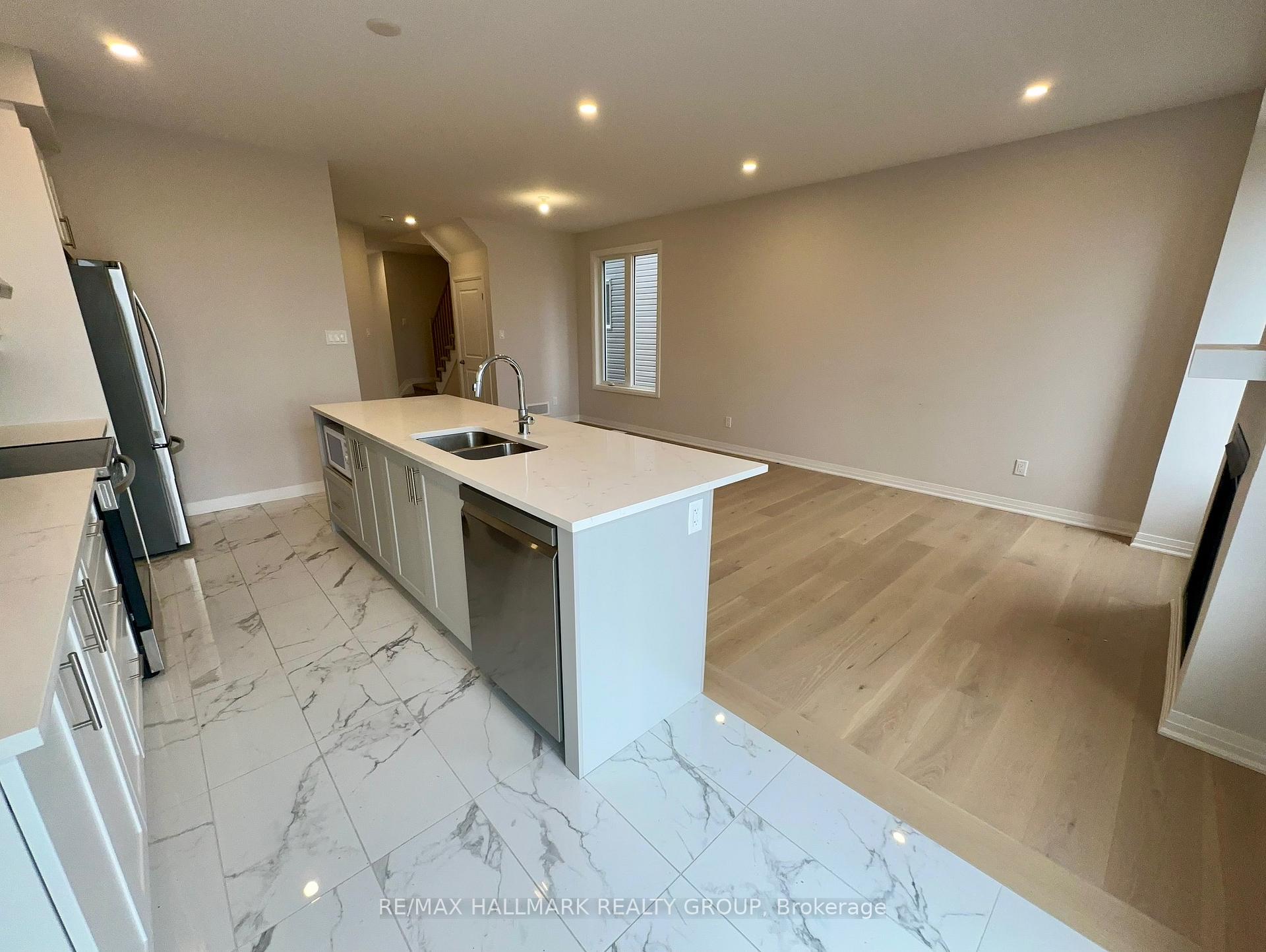Photo 11 of 276 Livery Street, Ottawa, Kanata - Emerald Meadows/Trailwest — HOMEH