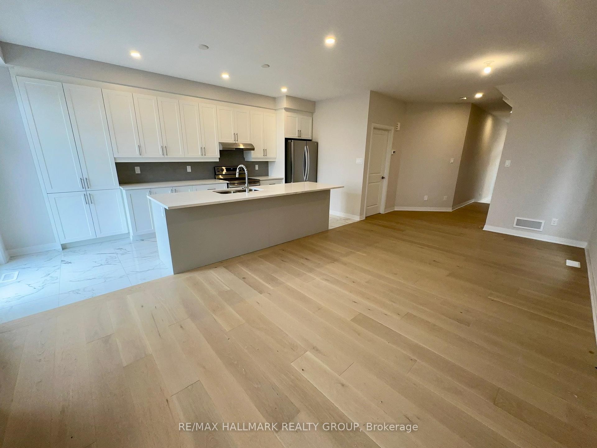 Photo 12 of 276 Livery Street, Ottawa, Kanata - Emerald Meadows/Trailwest — HOMEH