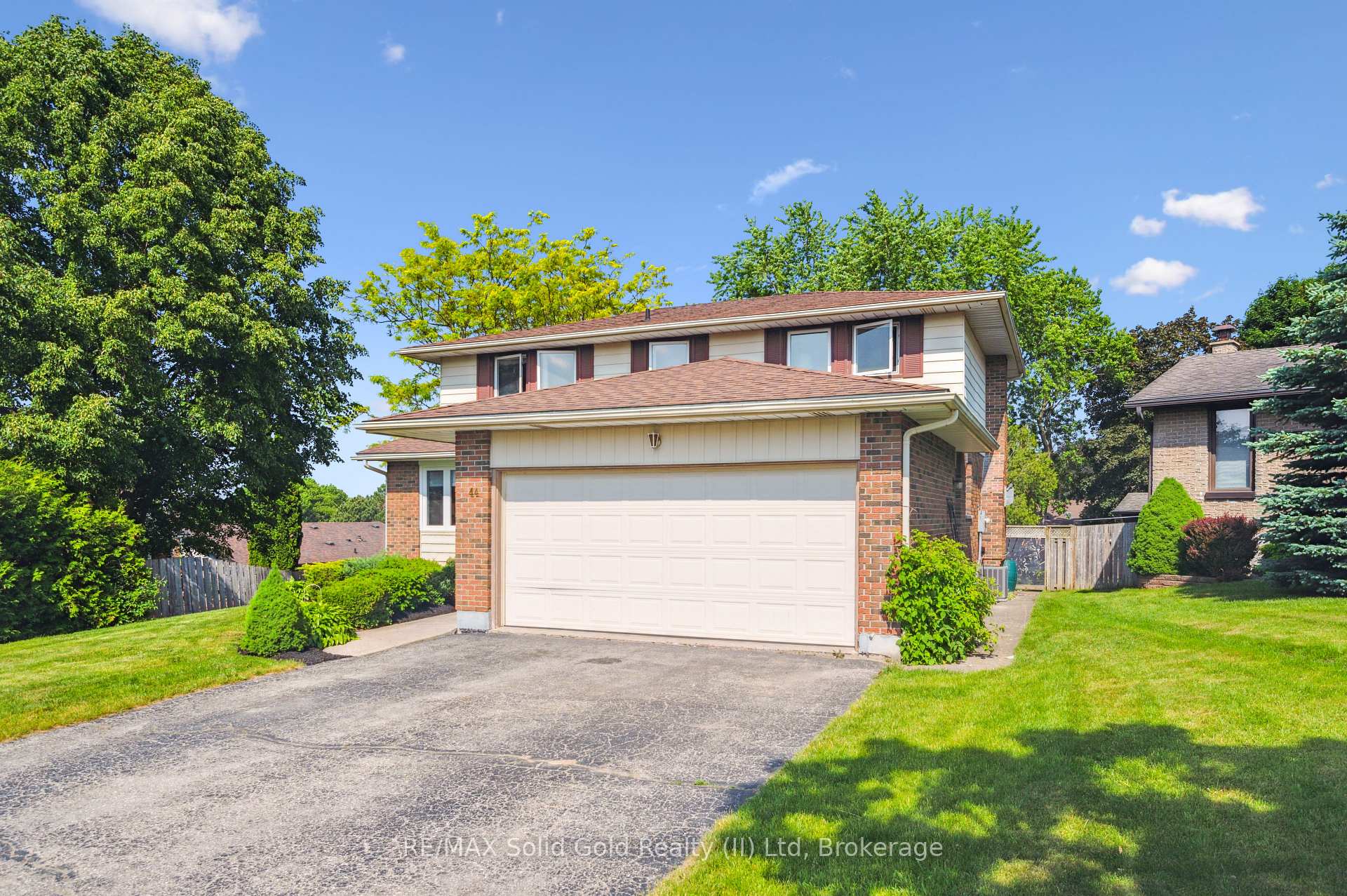 Photo 4 of 44 Sandsprings Court, Kitchener — HOMEH