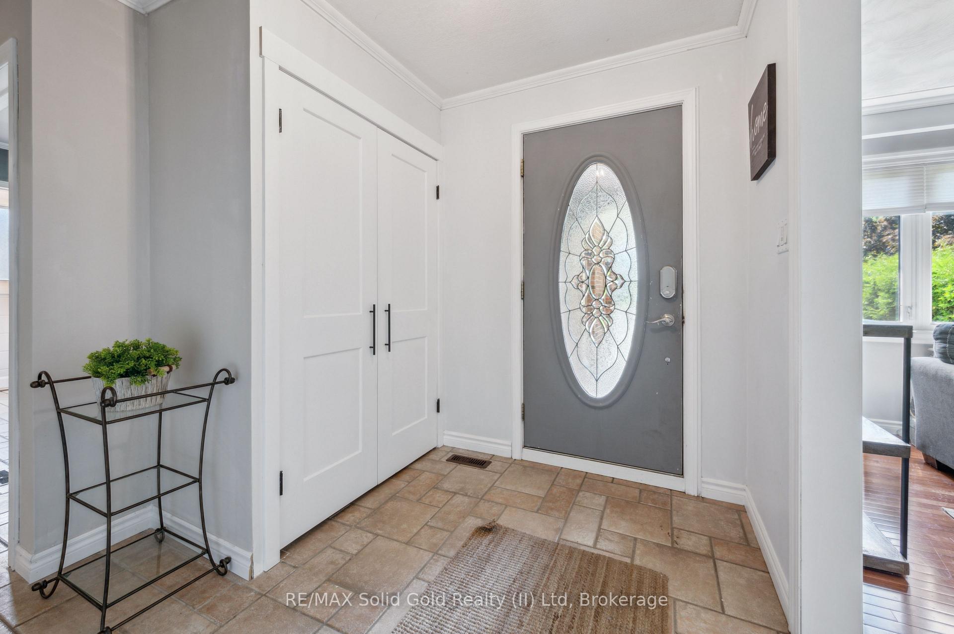 Photo 5 of 44 Sandsprings Court, Kitchener — HOMEH